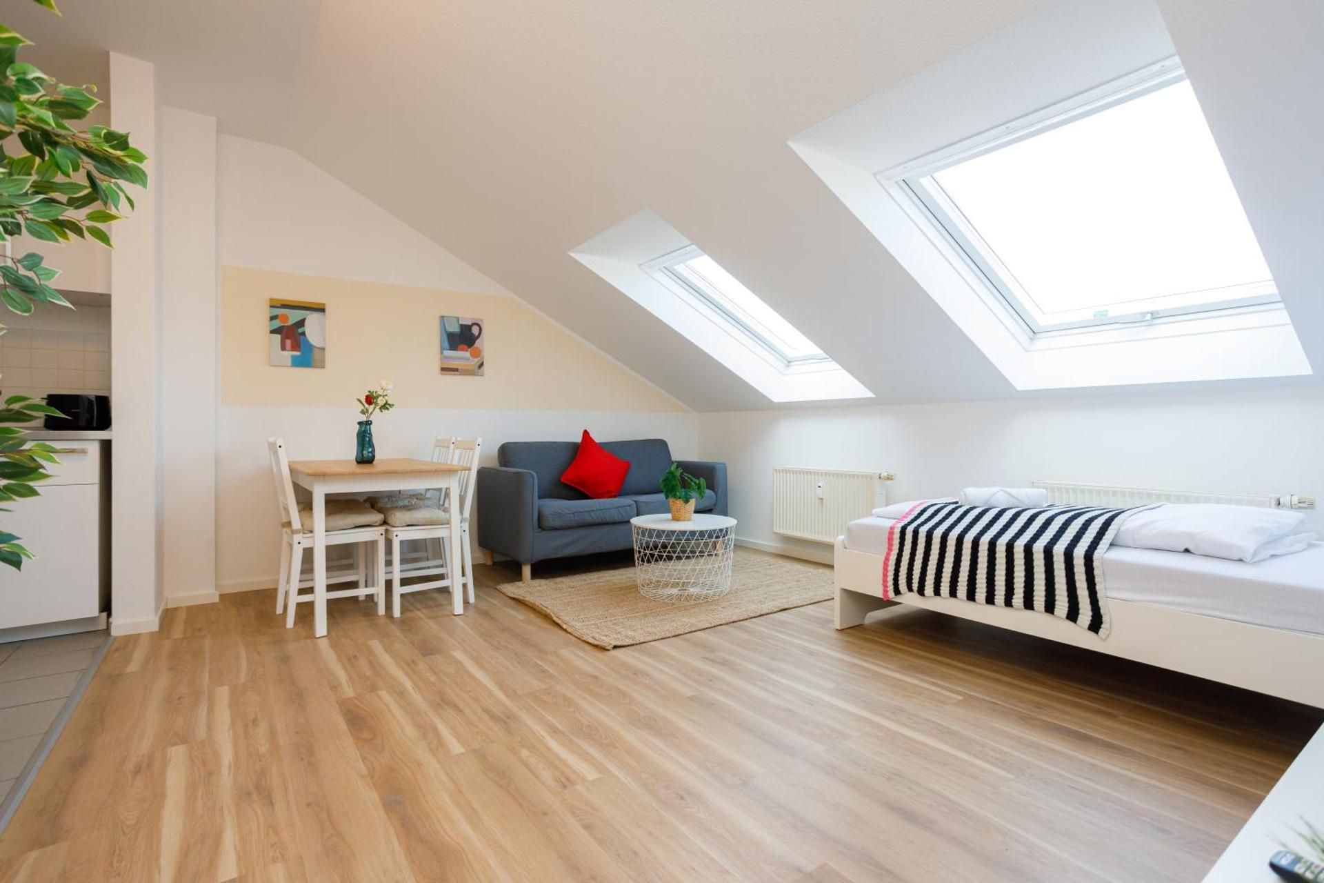 DELUXE APARTMENT