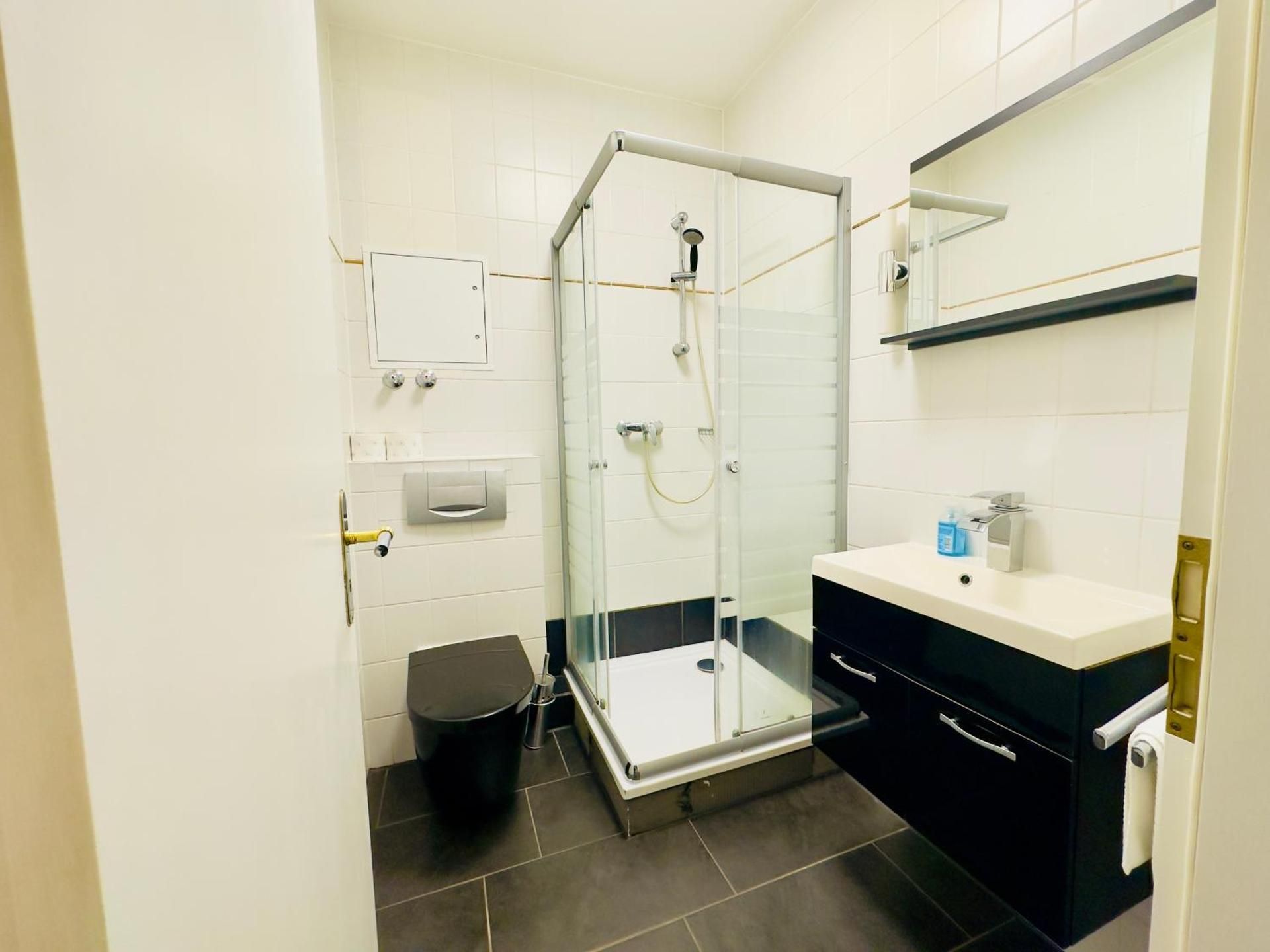Deluxe Double Room with Shower