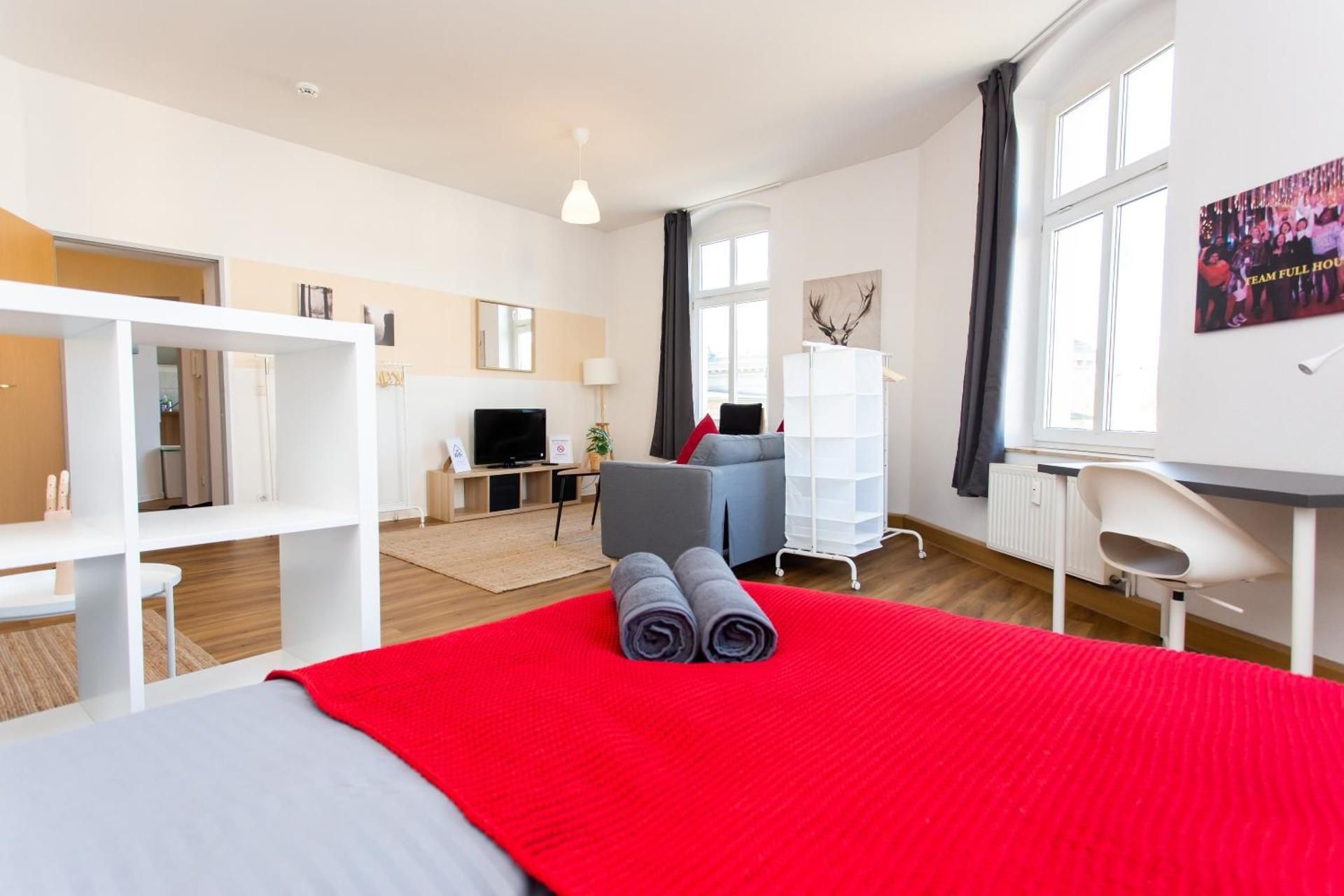 DELUXE APARTMENT