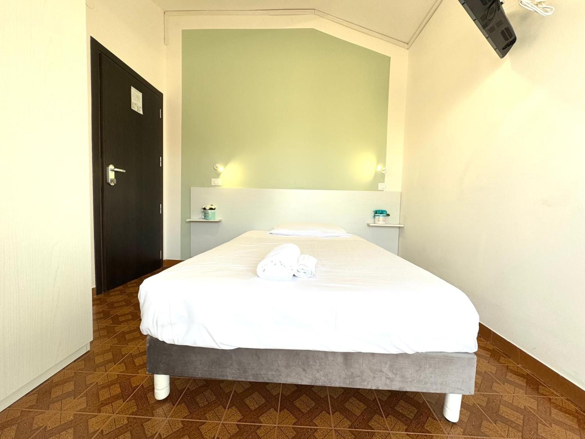 Standard Single Room with Sea View