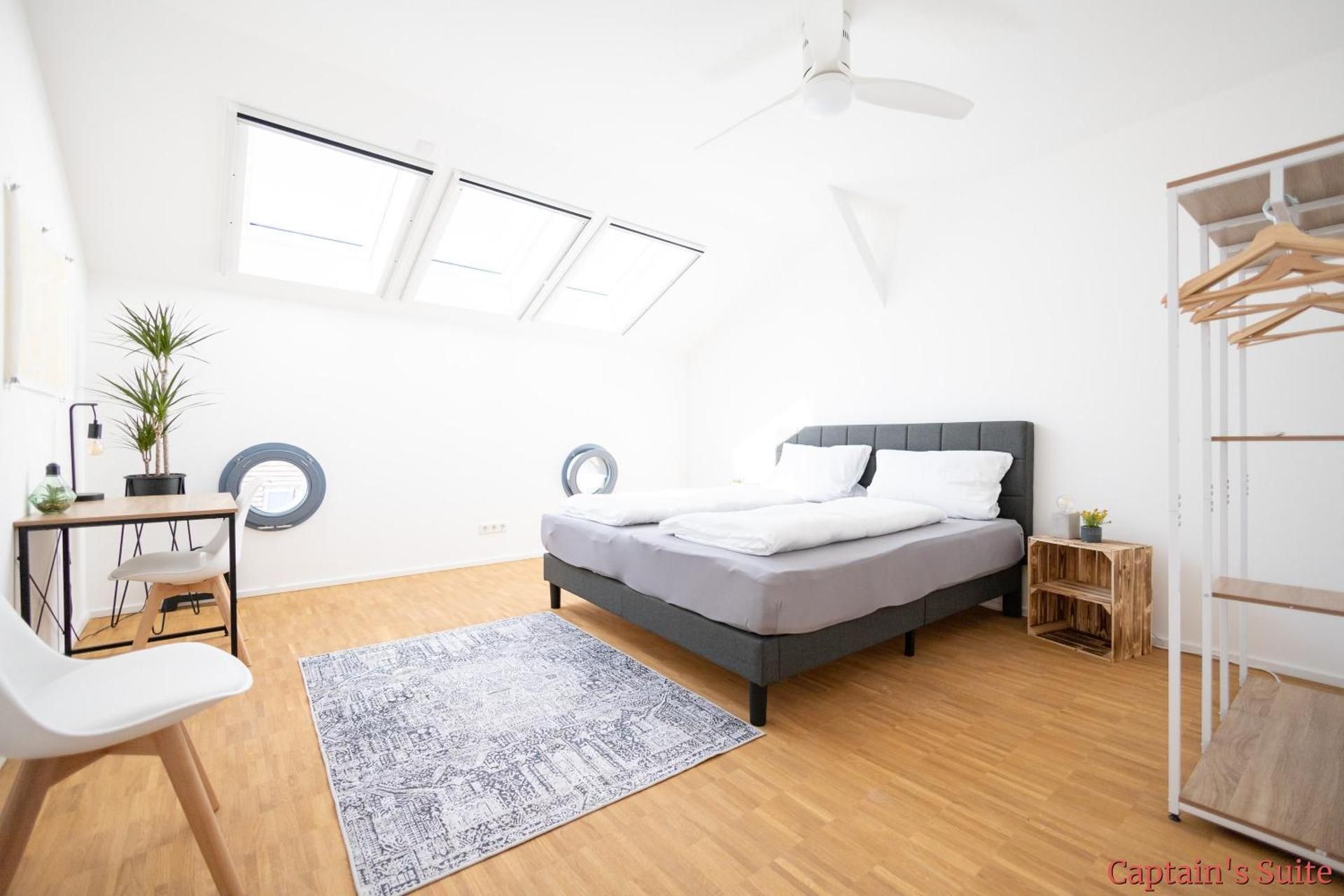 Two-Bedroom Suite with Balcony (Captain's Suite)