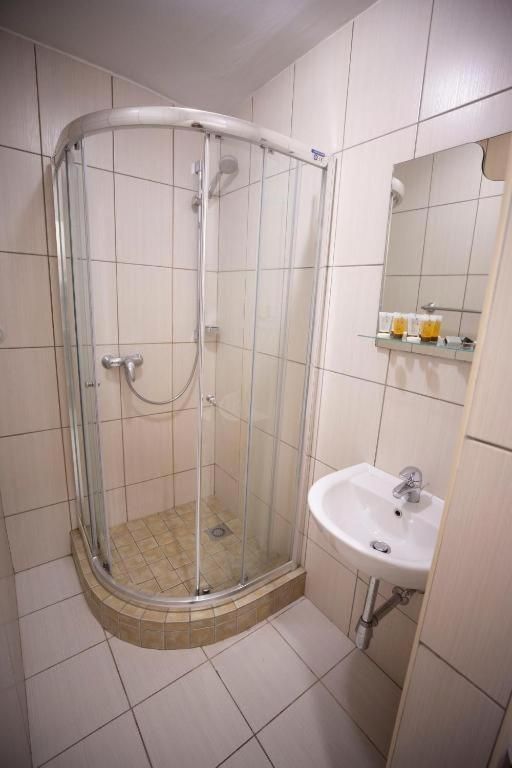 Economy Quadruple Room