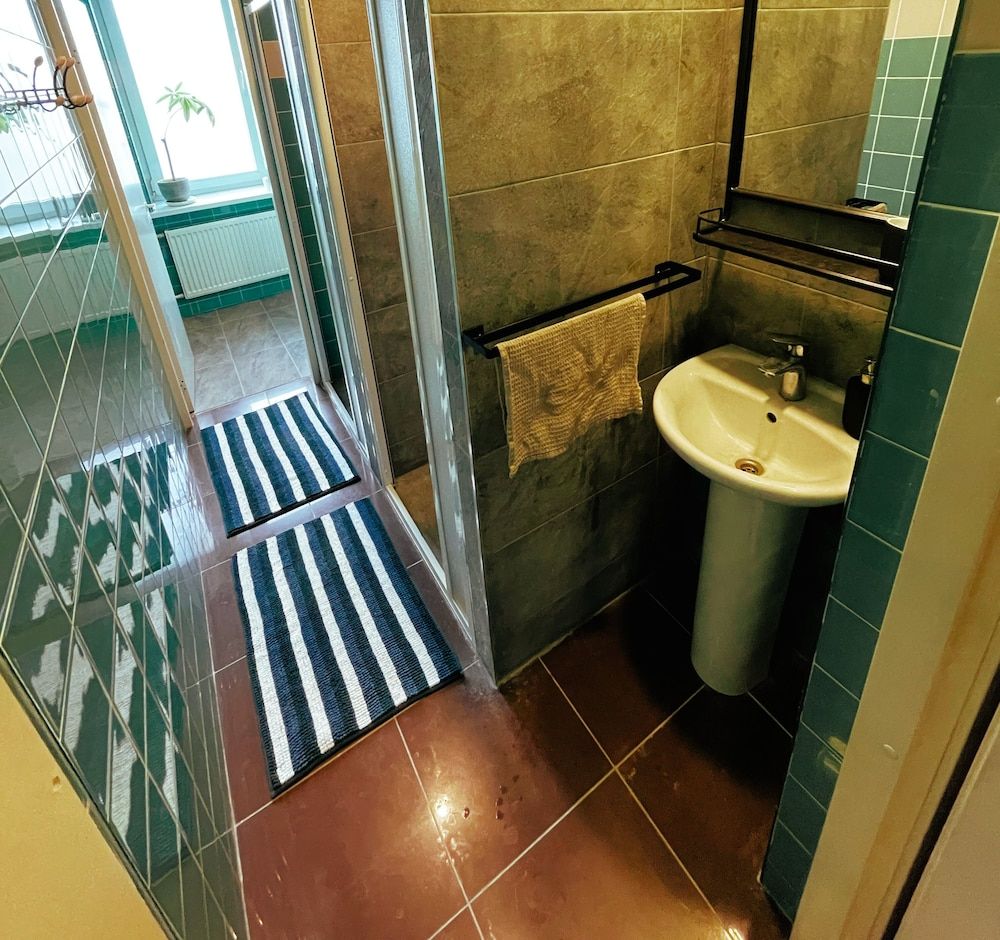 Artihost Comfort Room 6