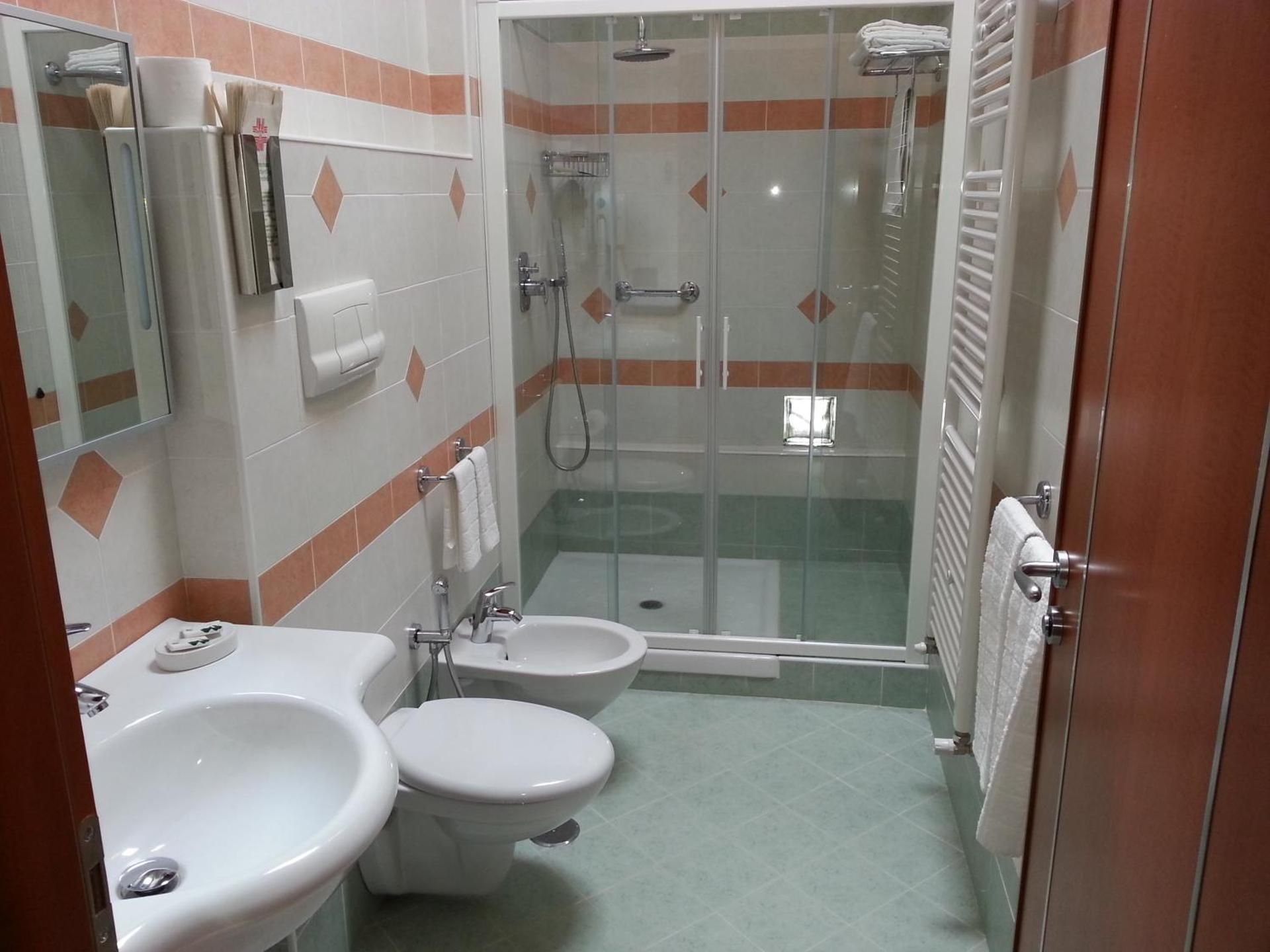 Quadruple Room with Private Bathroom