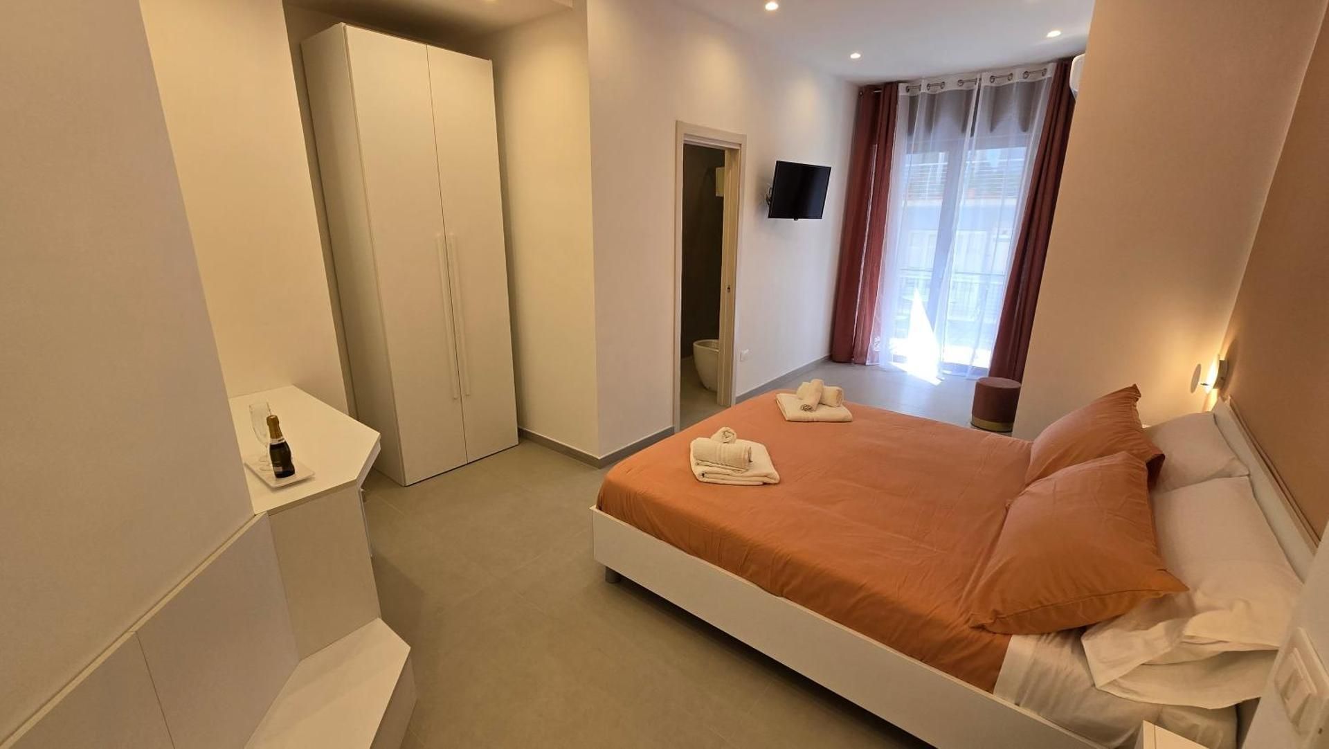 Deluxe Room (2 Adults + 1 Child)