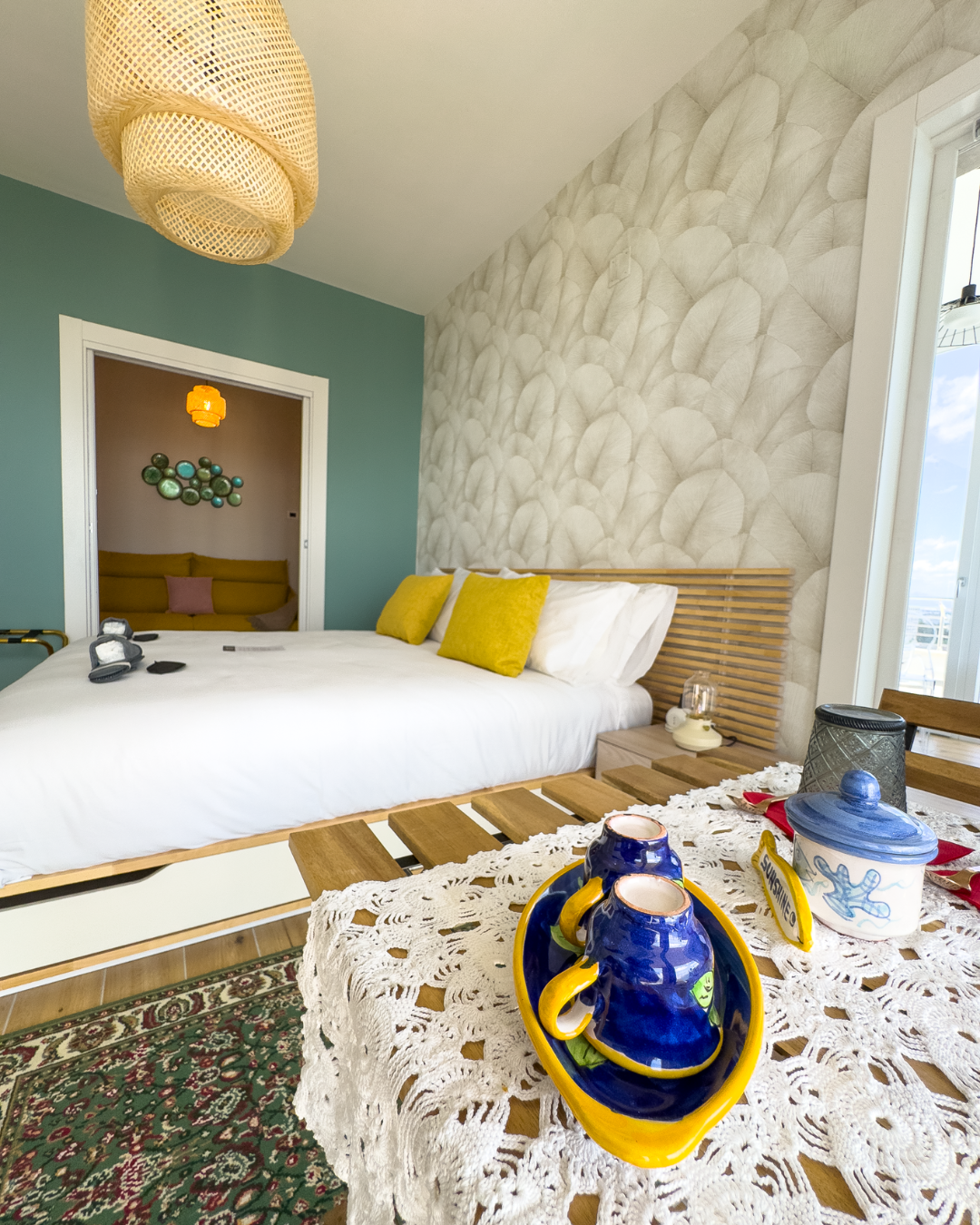 Deluxe Suite with Bathtub