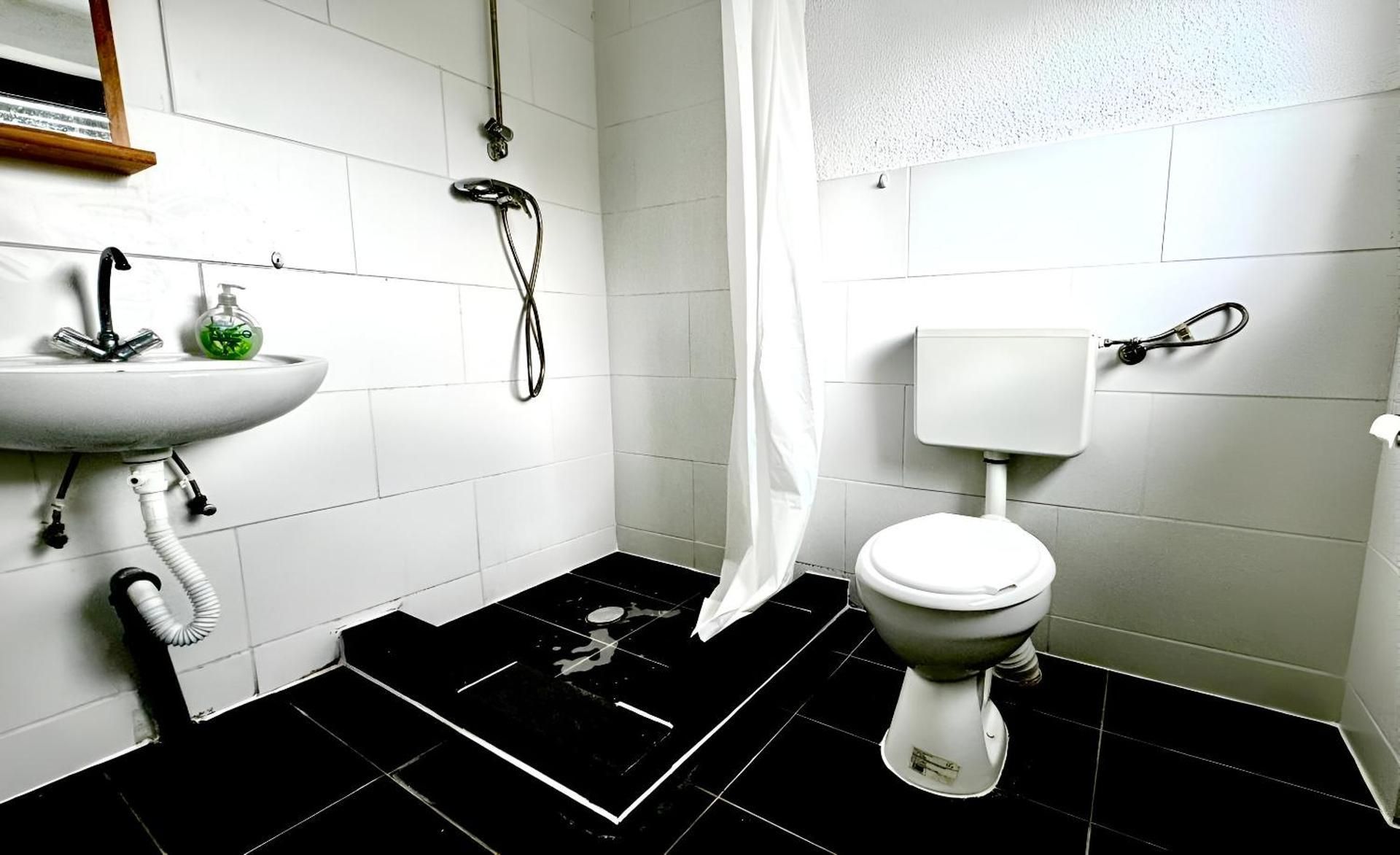 Single Room With Private Bathroom