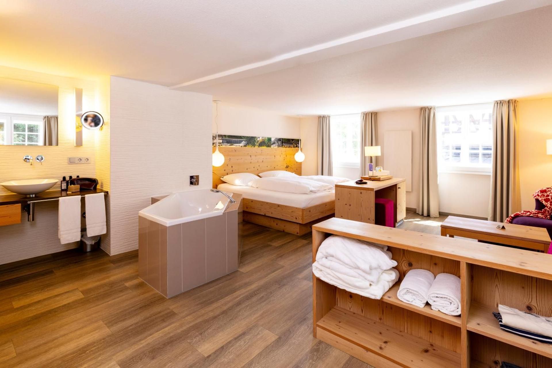 Suite with Spa Bath