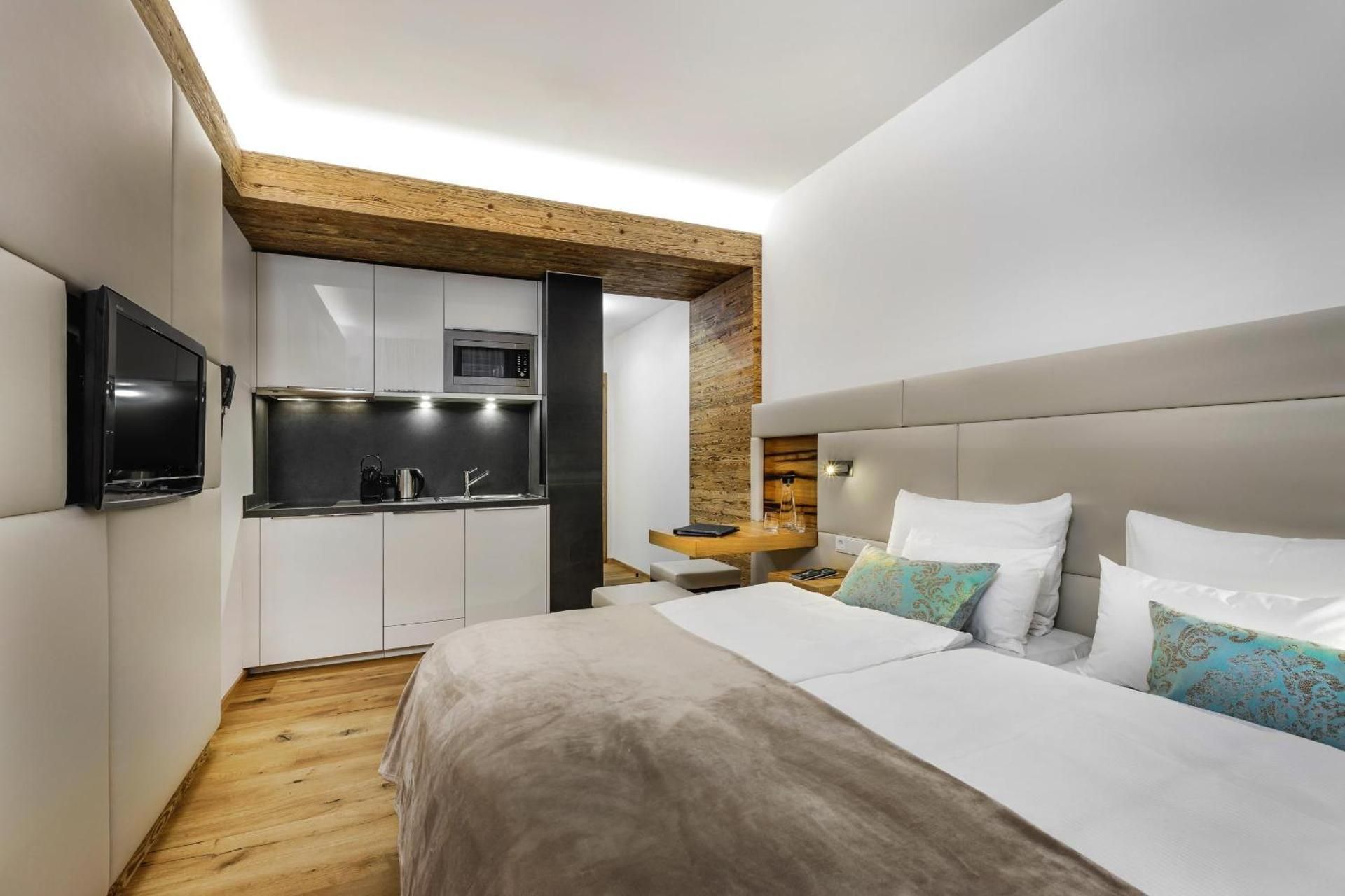 Basement Apartment Single (no view)