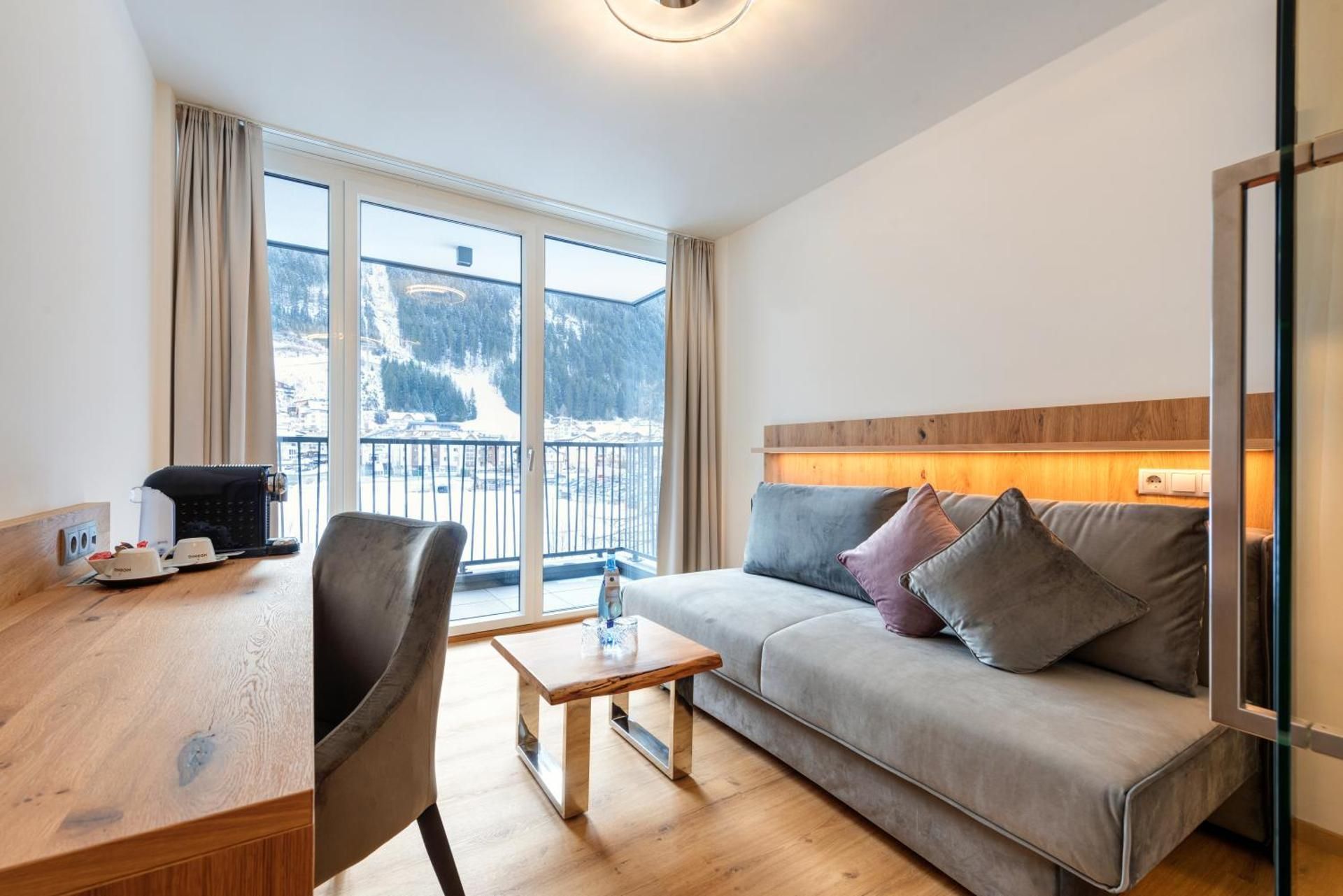 Suite with Mountain View