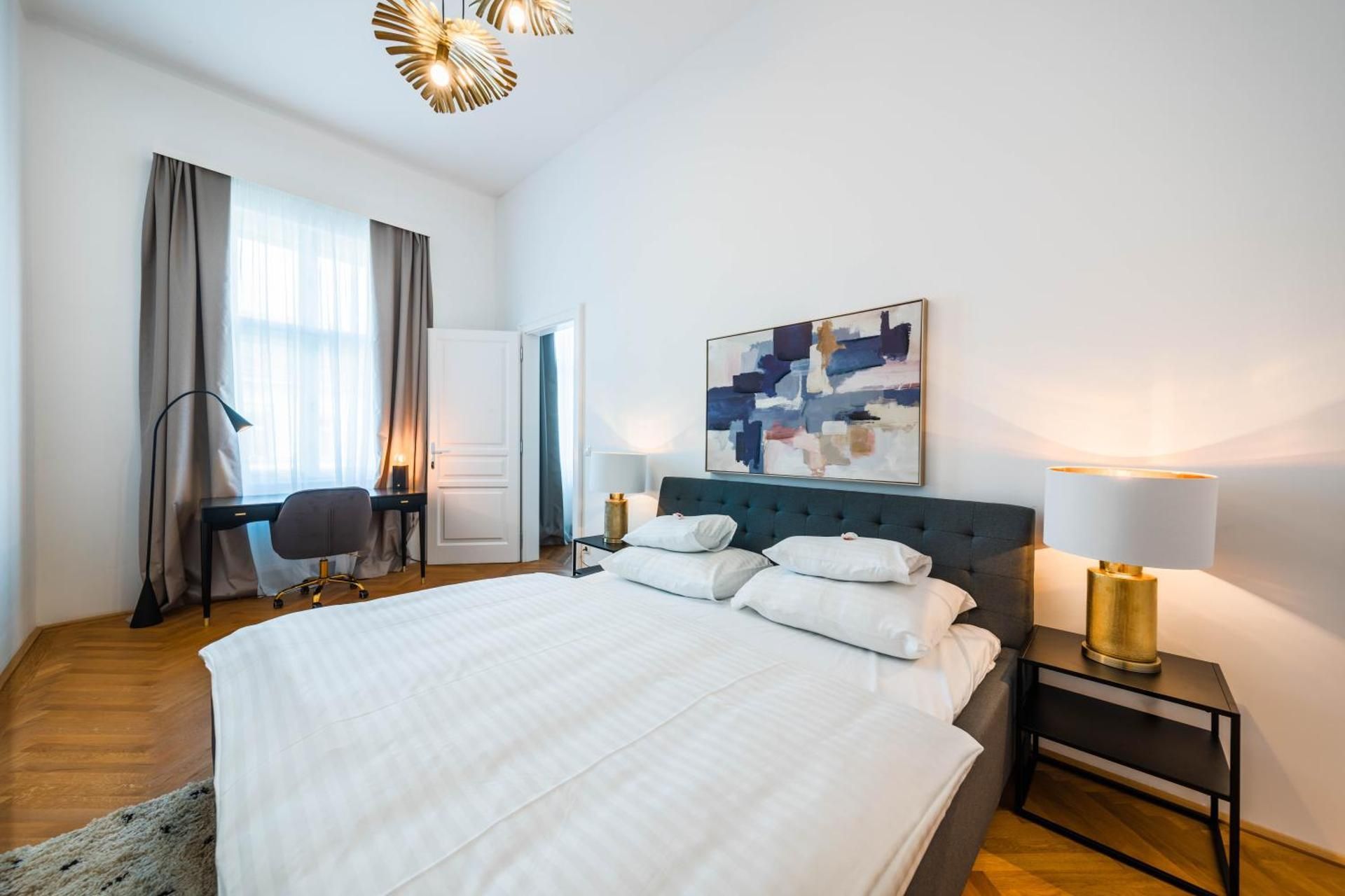Deluxe Apartment