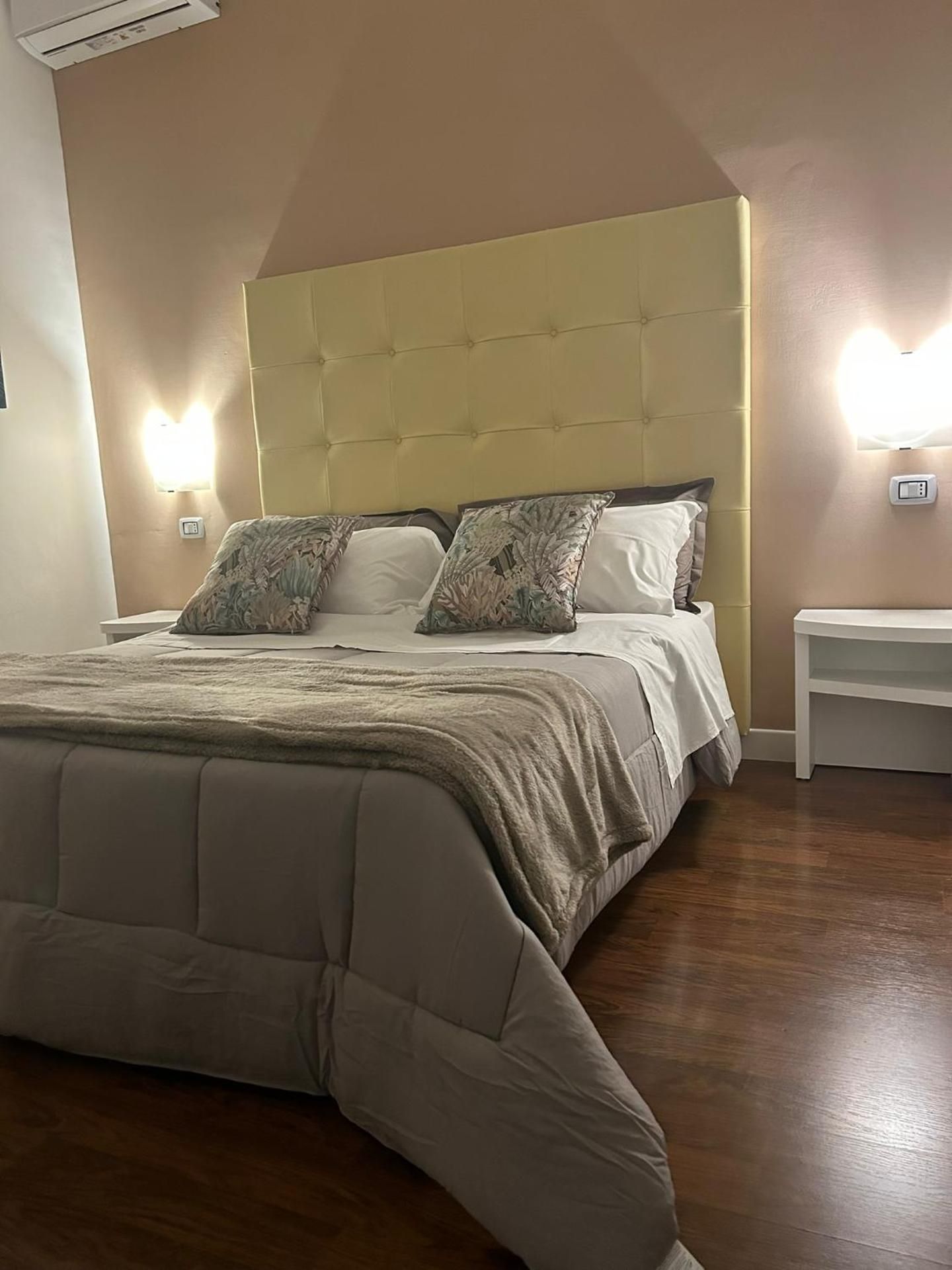 Double Room with Balcony and Private Bathroom