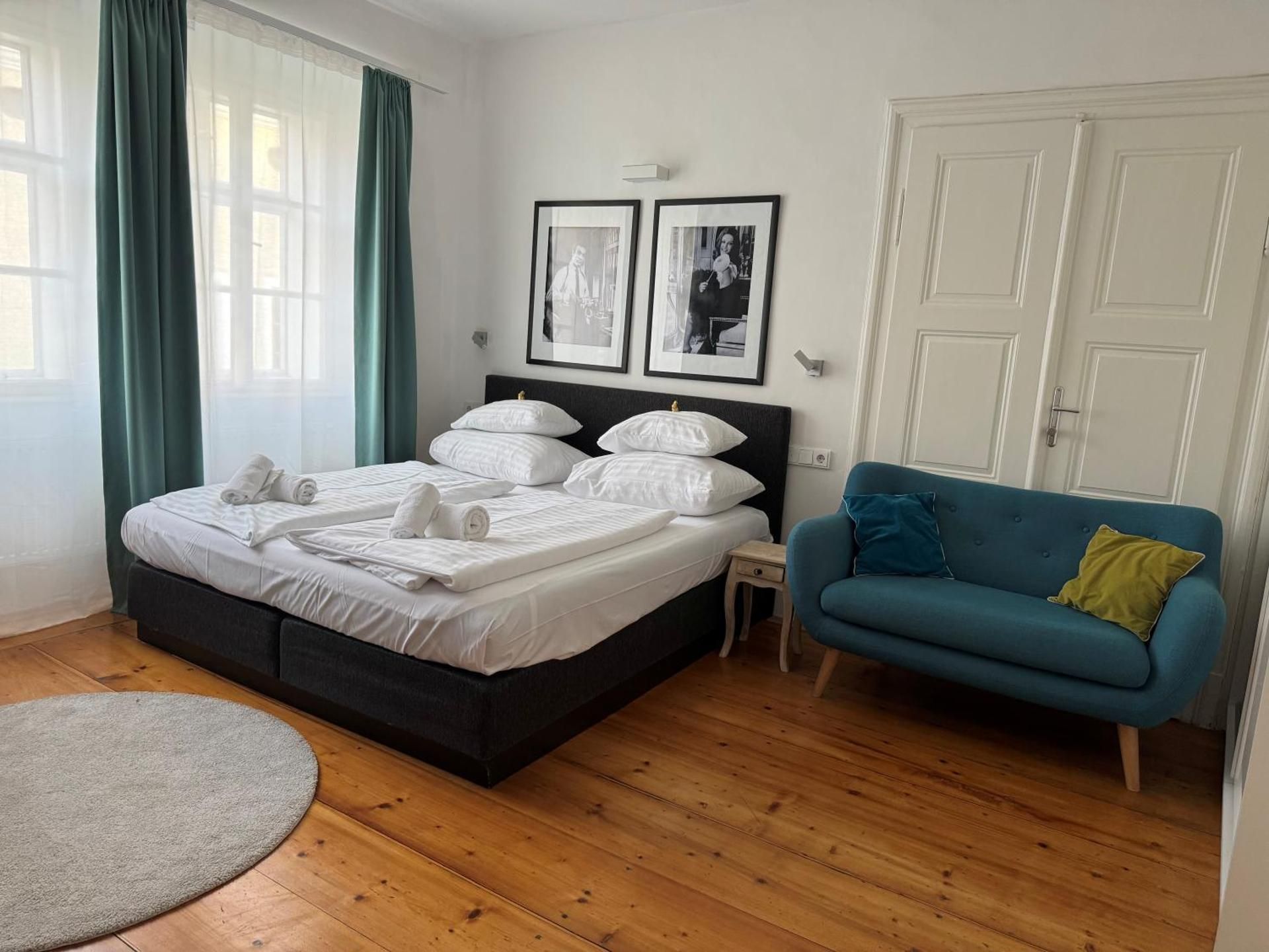 Studio Apartment
