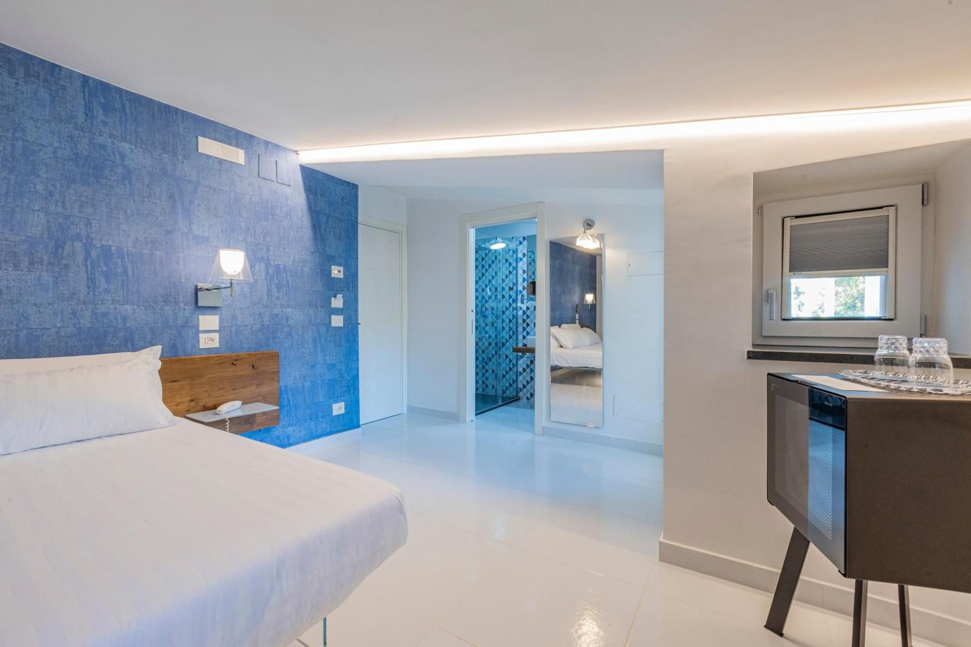 Suite with Balcony and Sea View