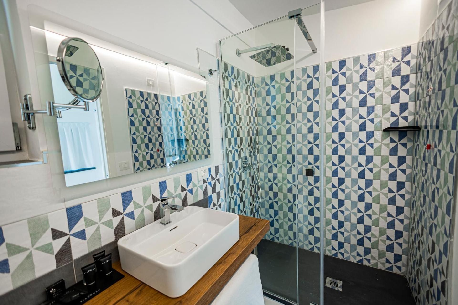 King Suite with Jacuzzi and Sea View Terrace