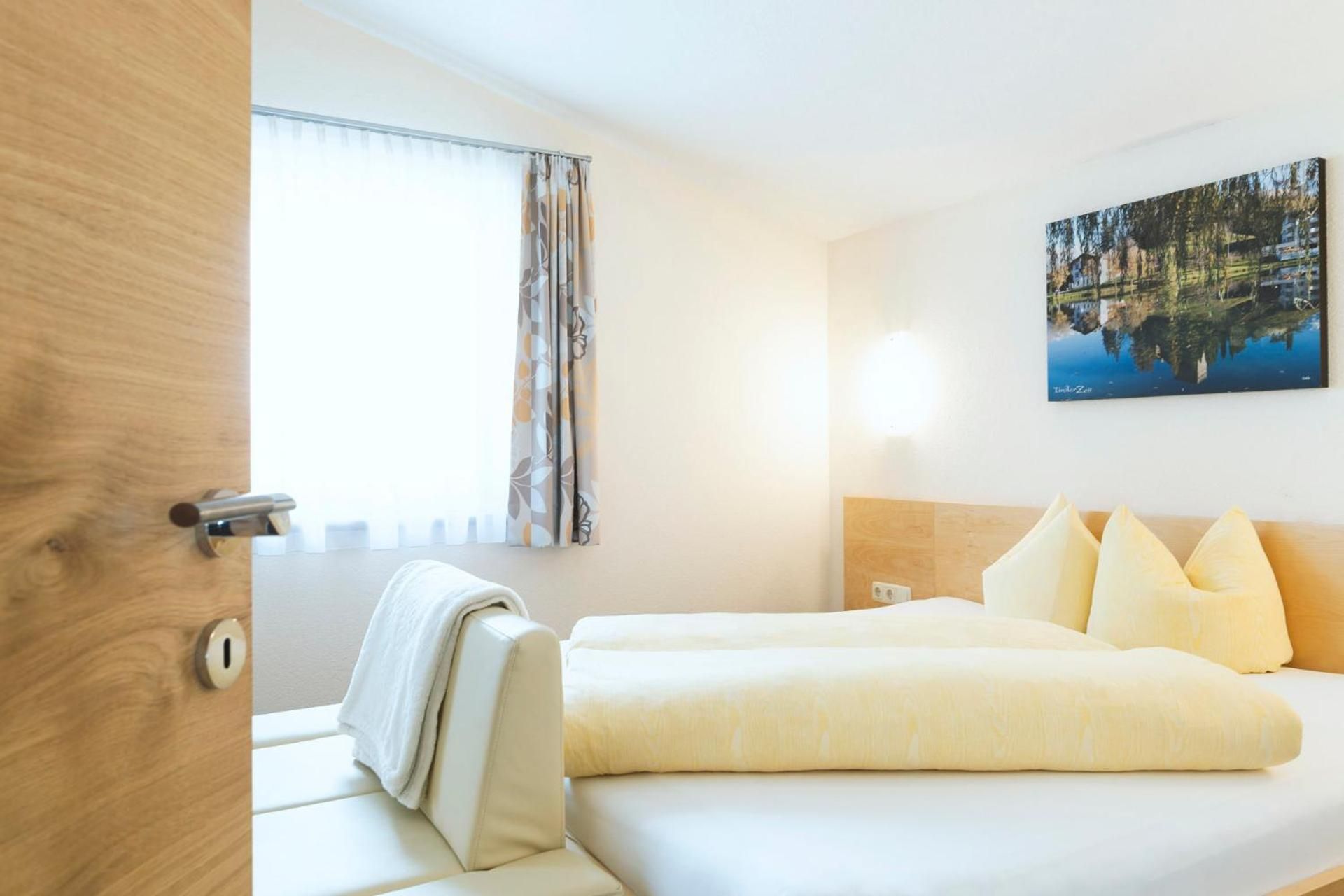 Superior One-Bedroom Apartment with Balcony