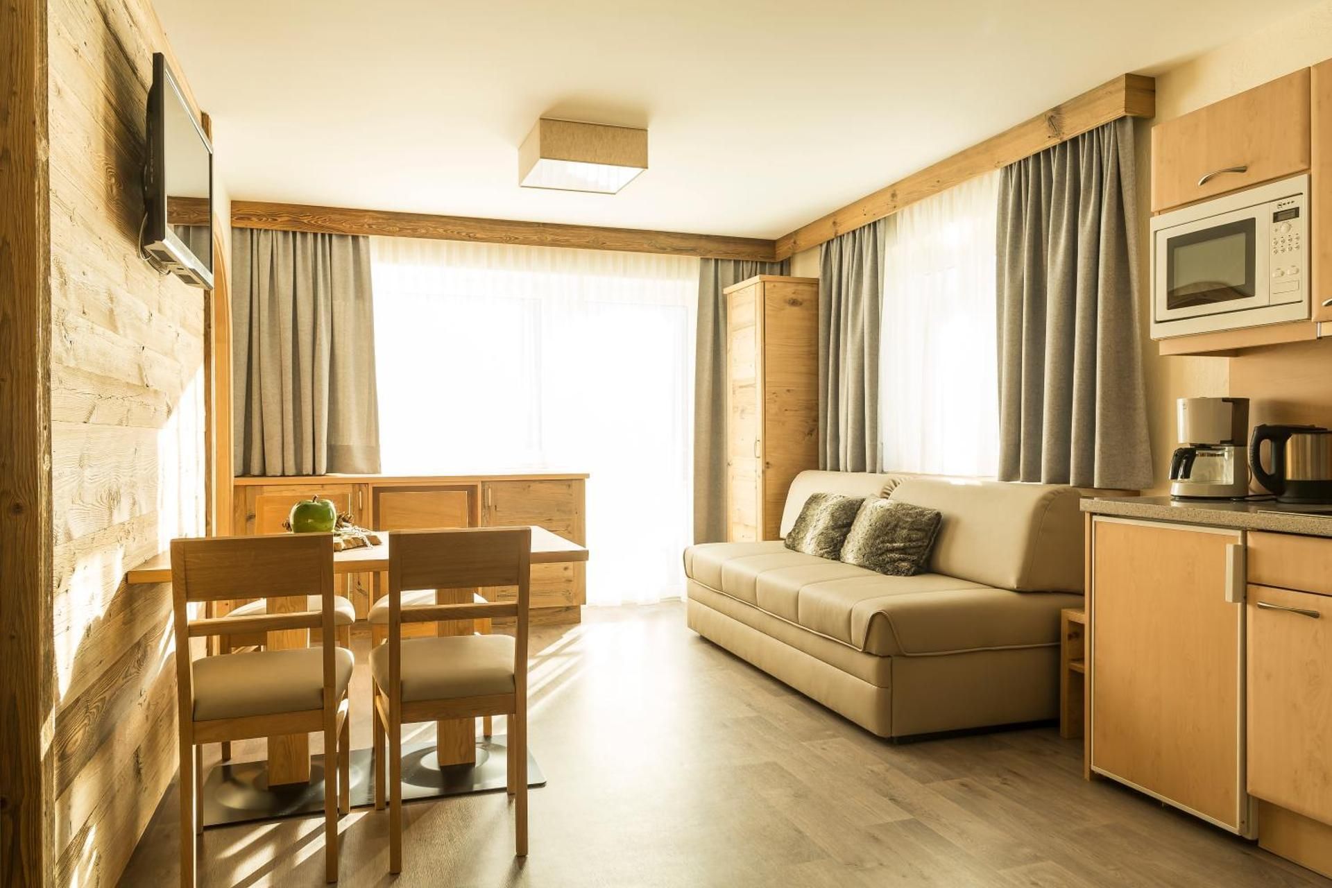 One-Bedroom Apartment with Balcony
