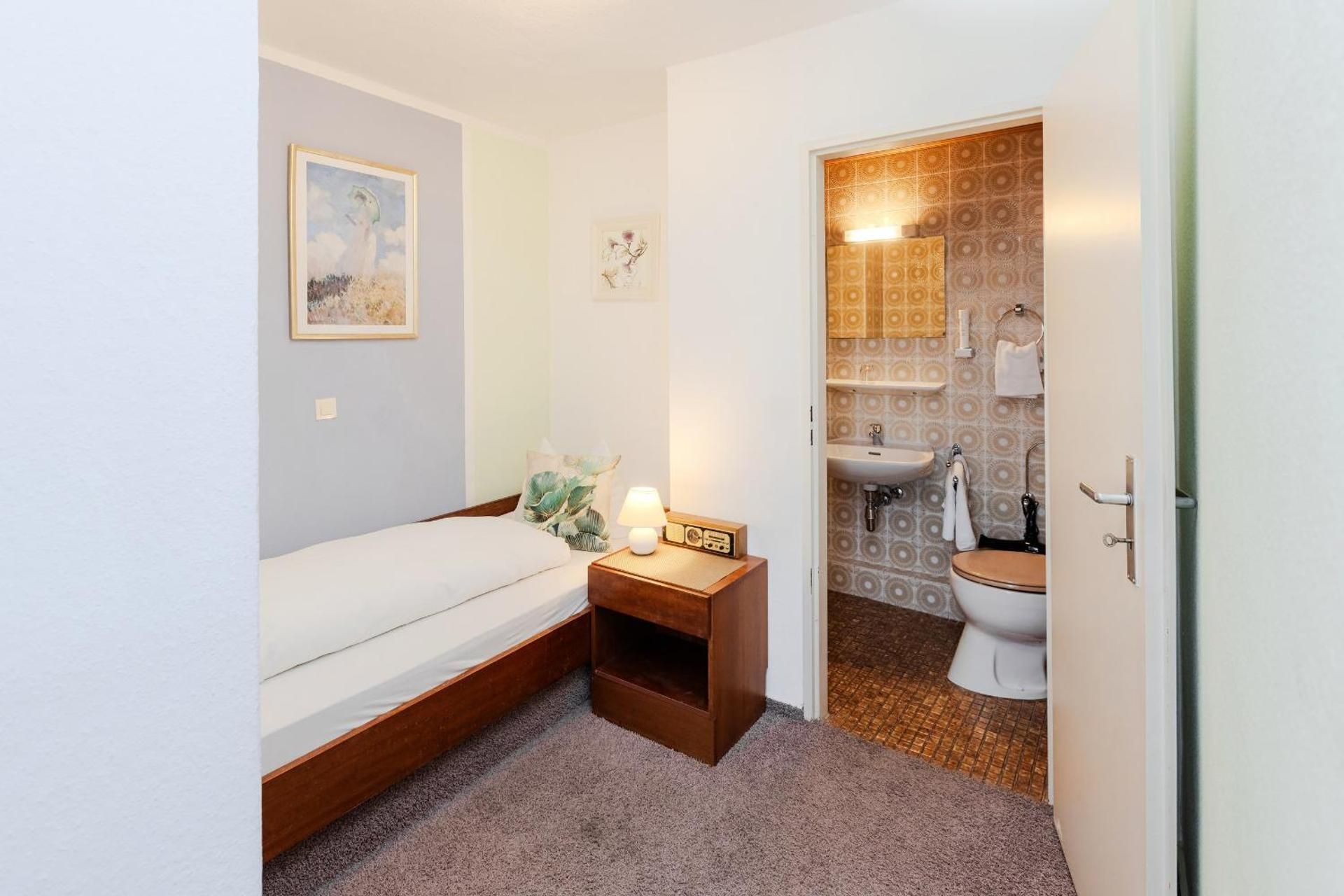 Economy Single Room