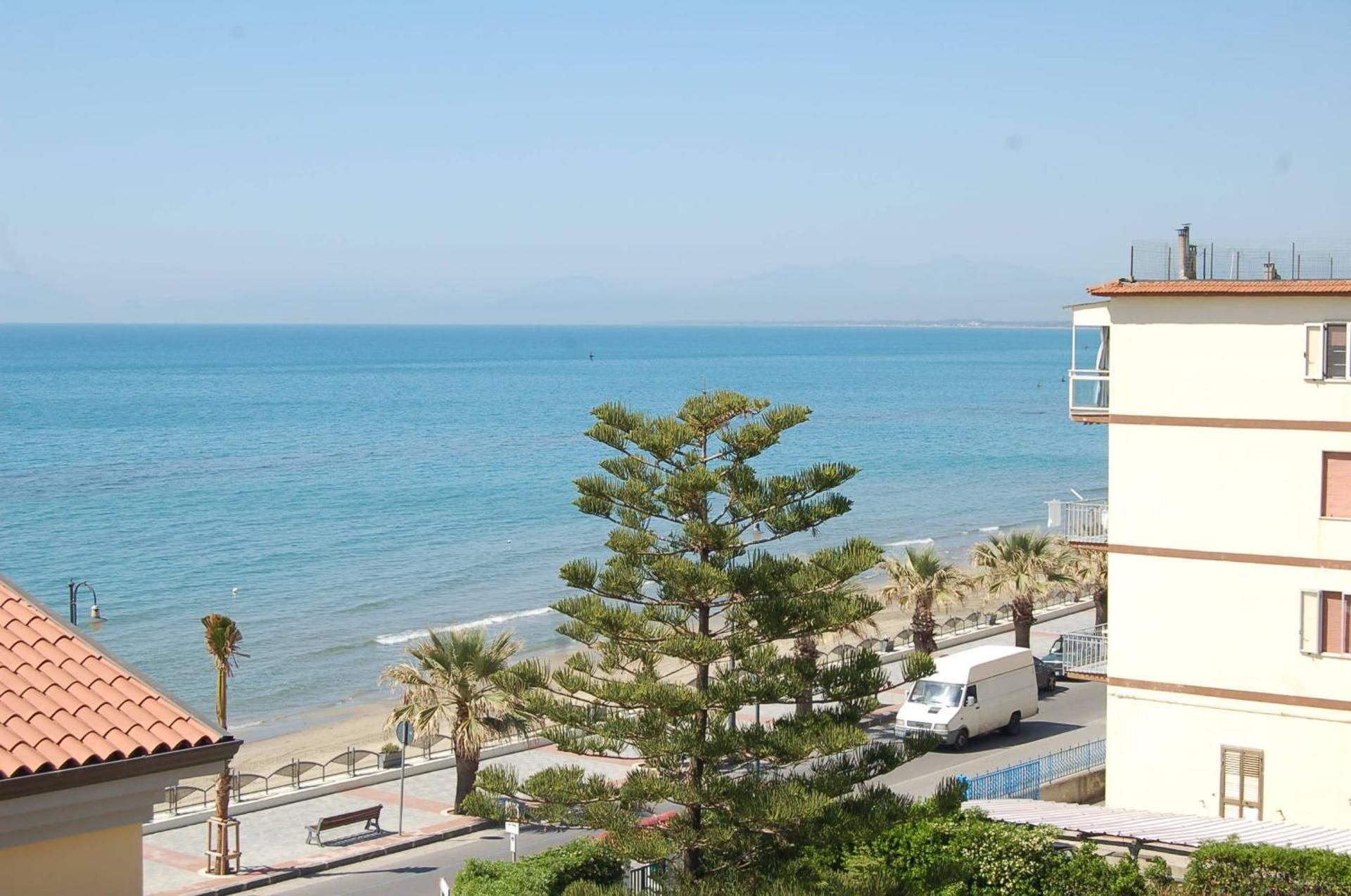 One-Bedroom Apartment (5 Adults)