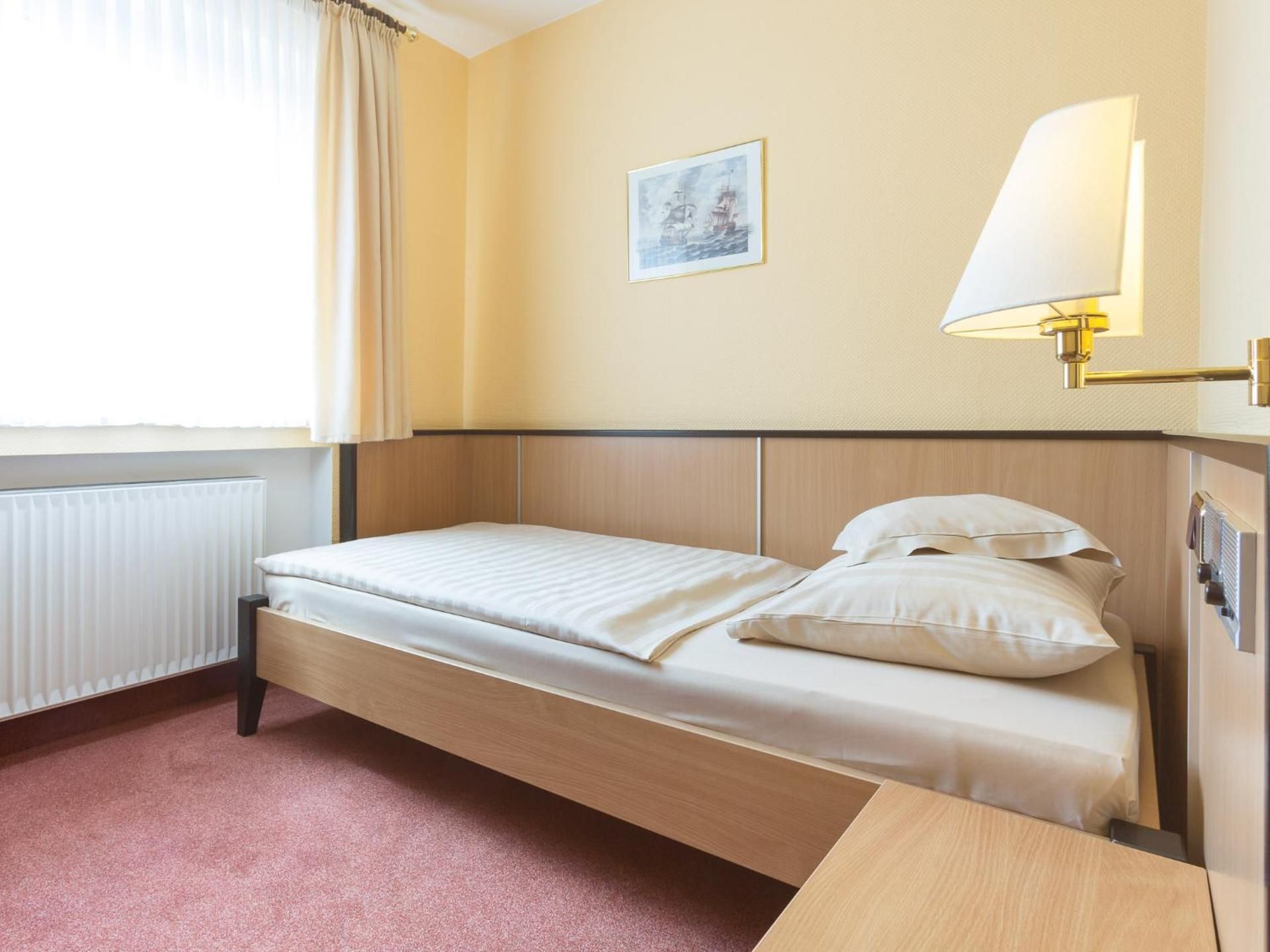 Single Room - Non-Smoking