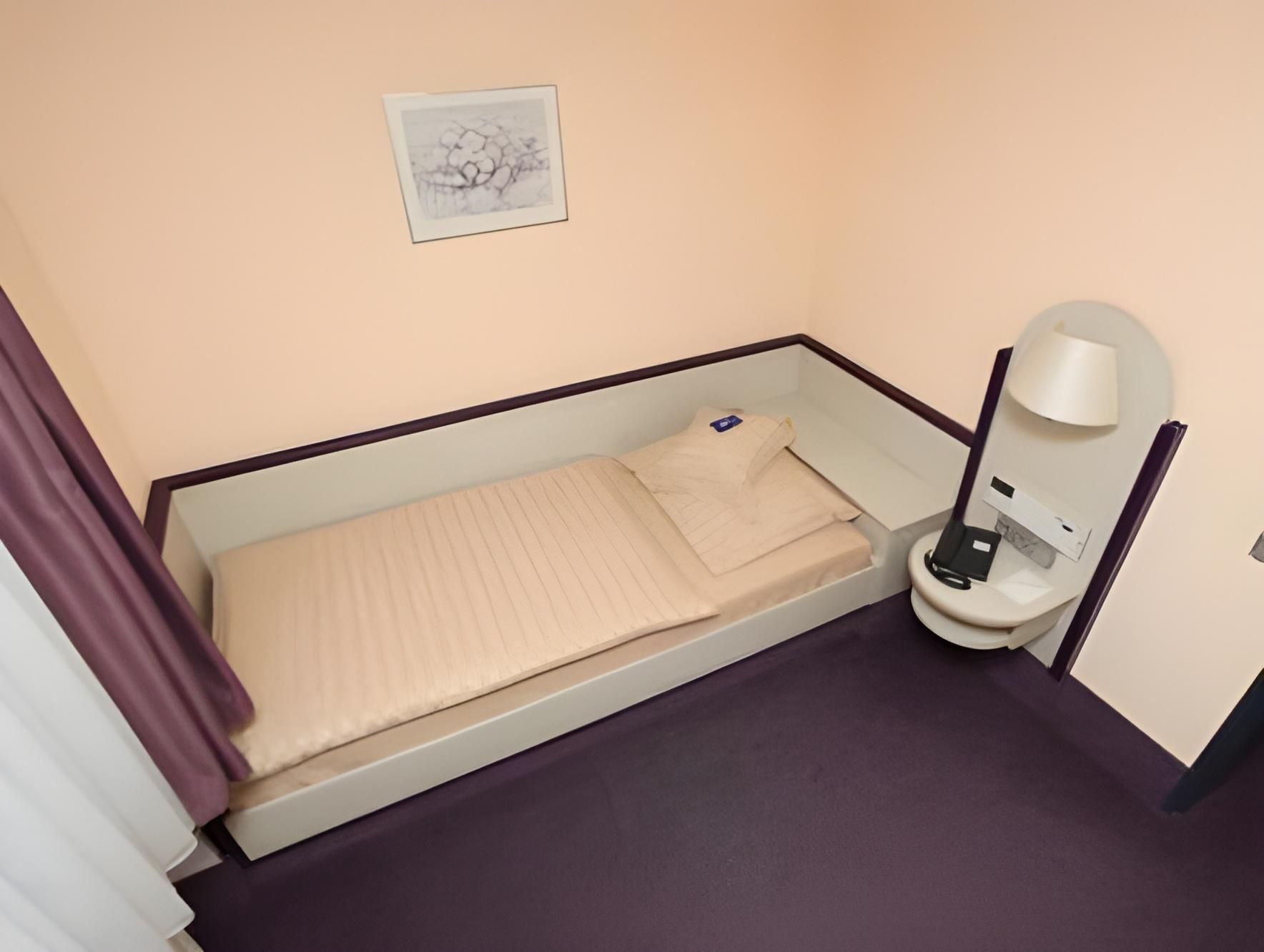 Single Room - Non-Smoking