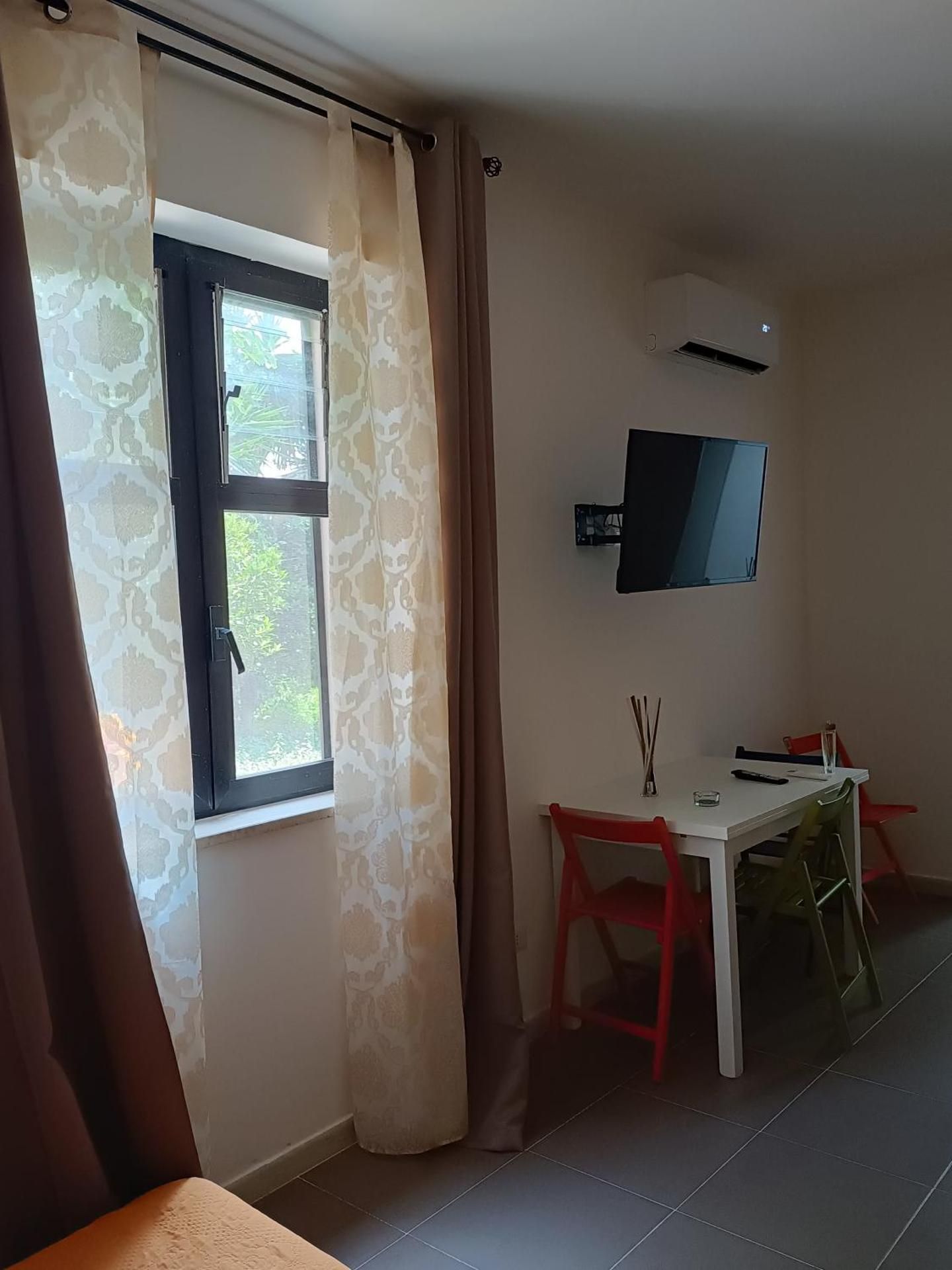 Domus Hera Studio with Garden View 3