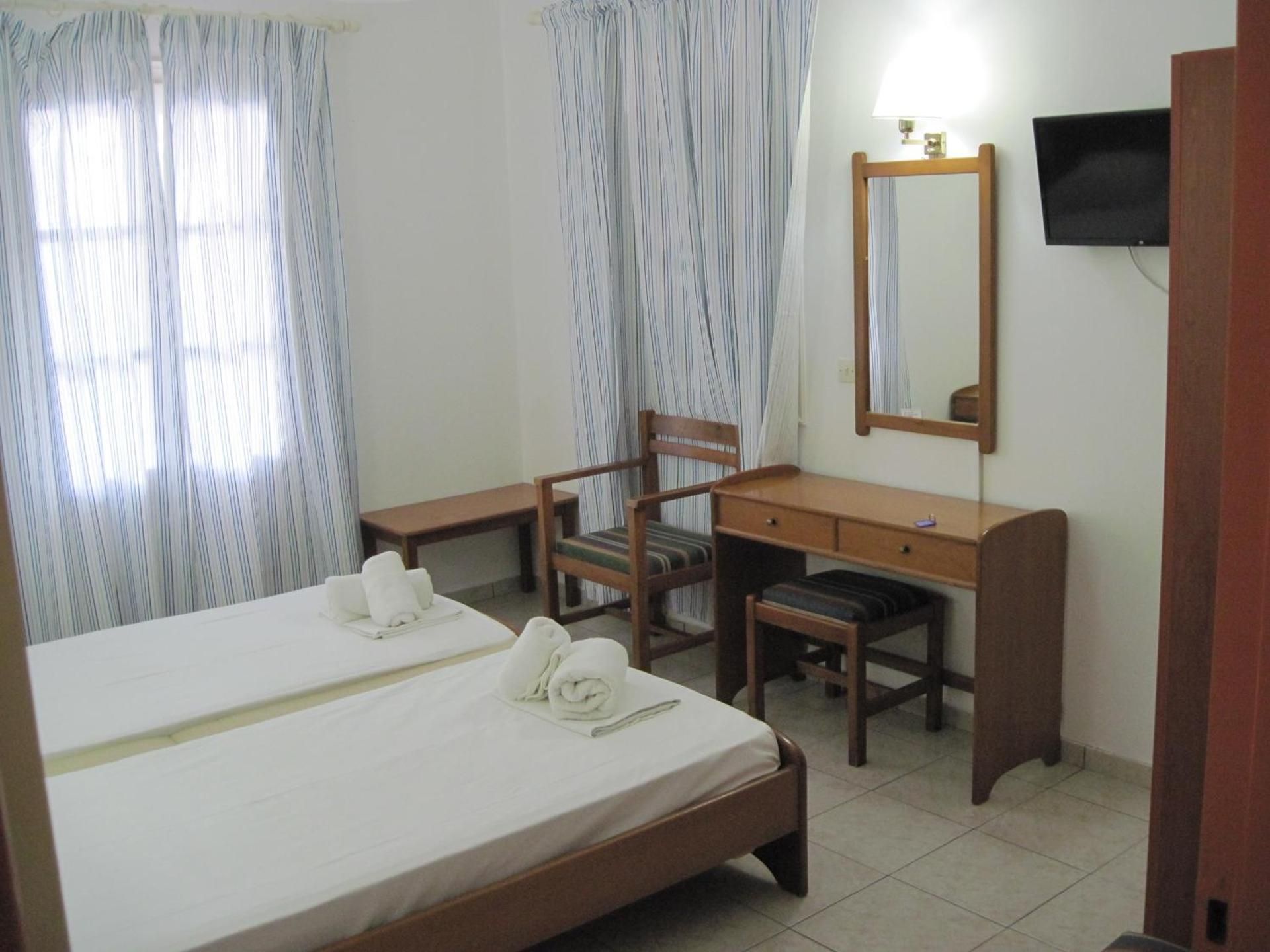 Family Two-Bedroom Apartment with Side Sea and Garden View