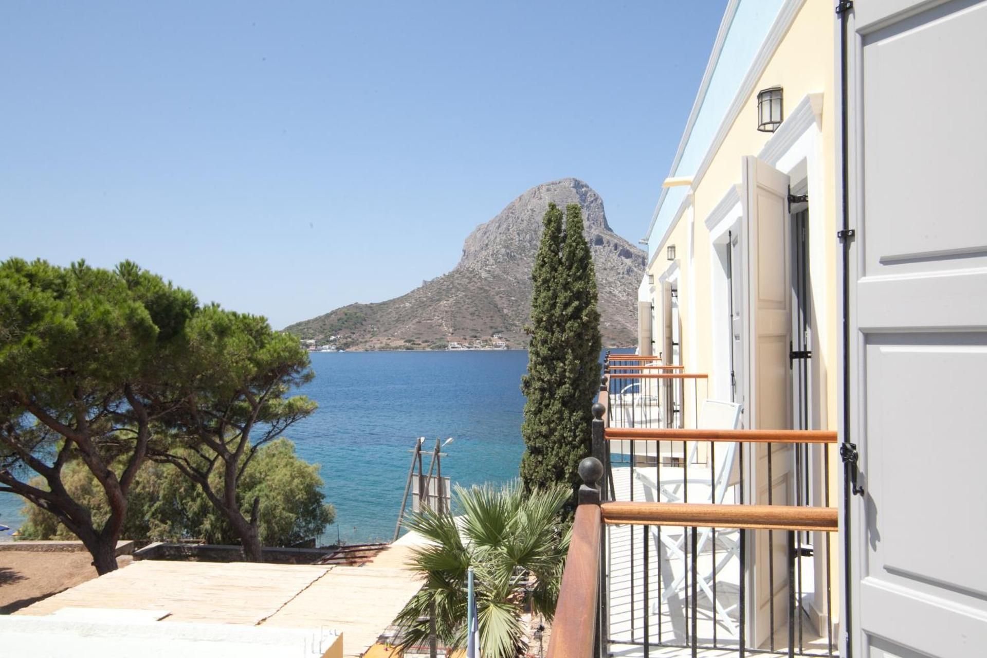 Superior Double Room with Side Sea View 