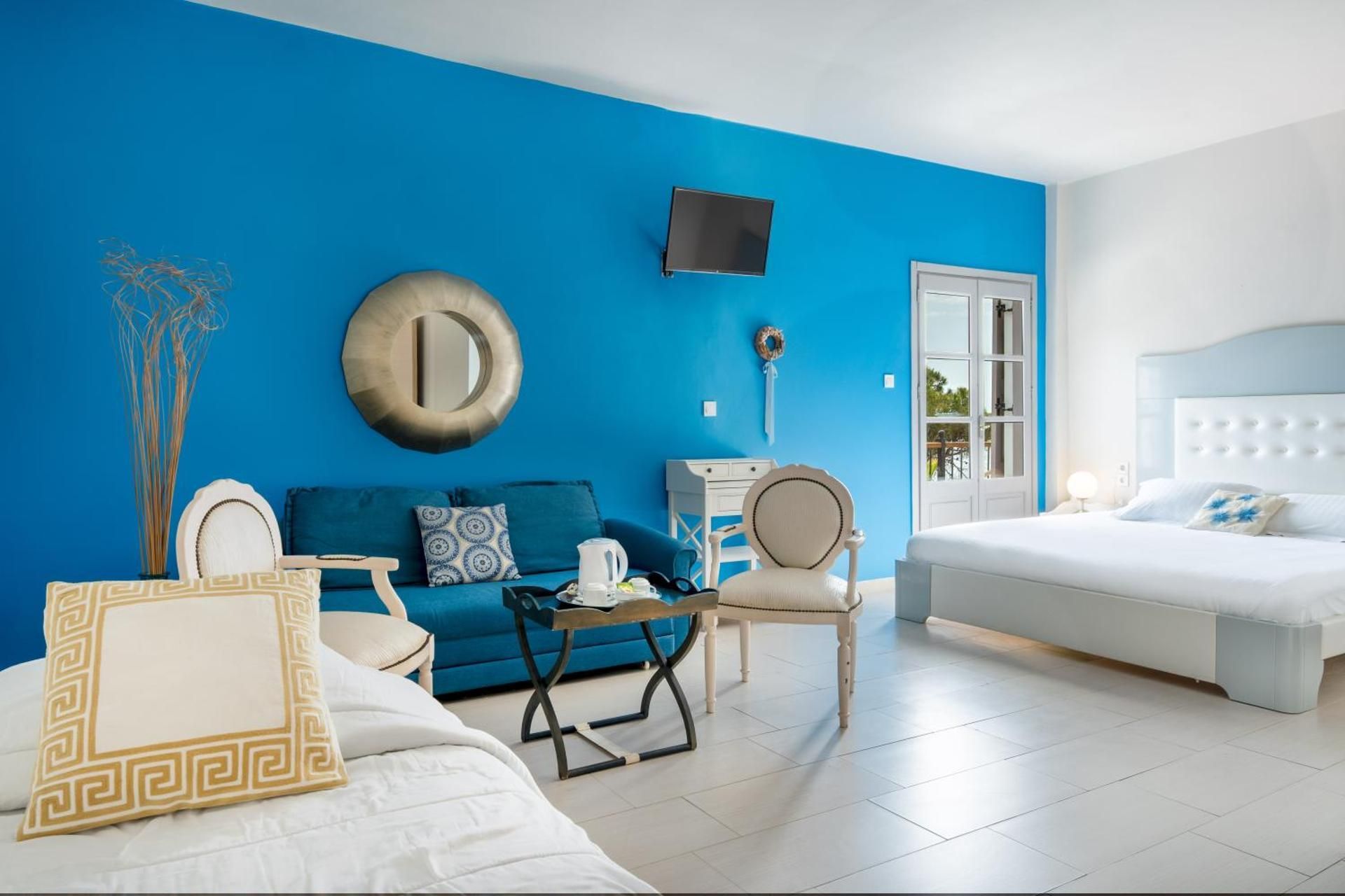 MasouriBlu Boutique Hotel