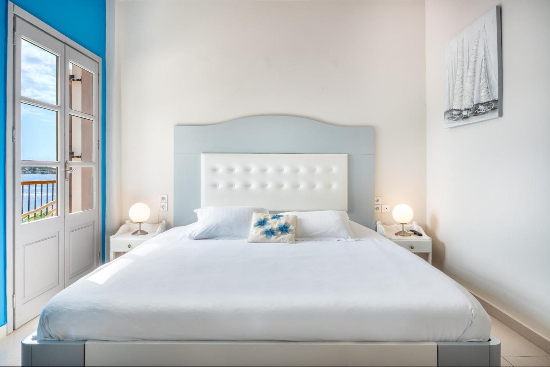 MasouriBlu Boutique Hotel