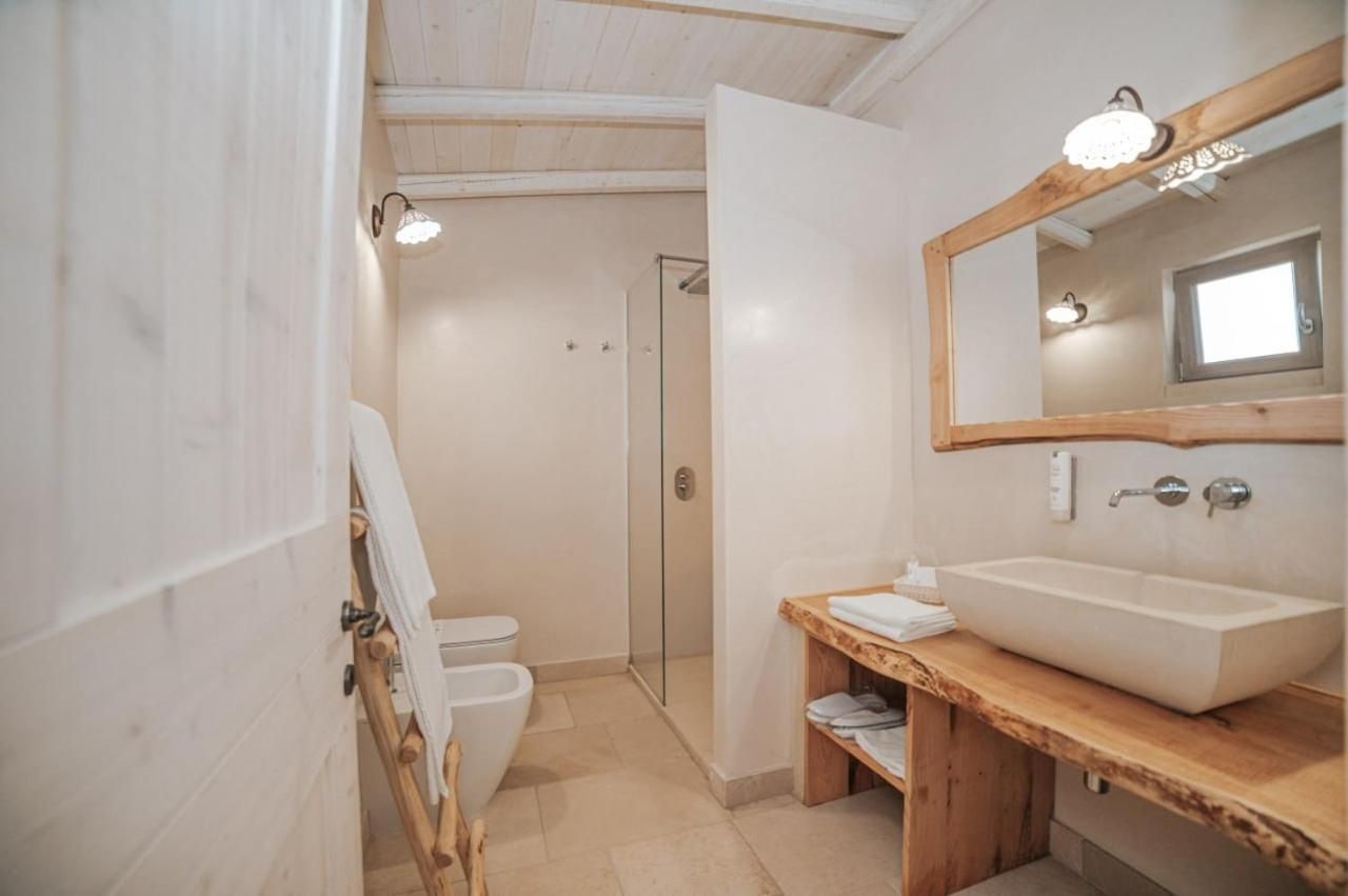 Queen Suite with Spa Bath