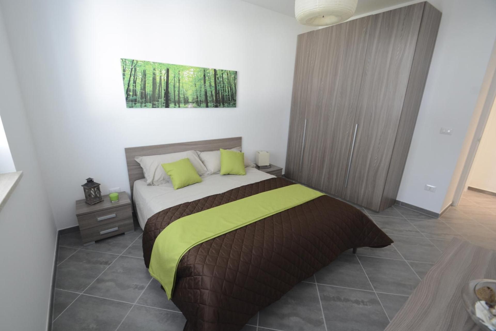 One-Bedroom Apartment with Garden View