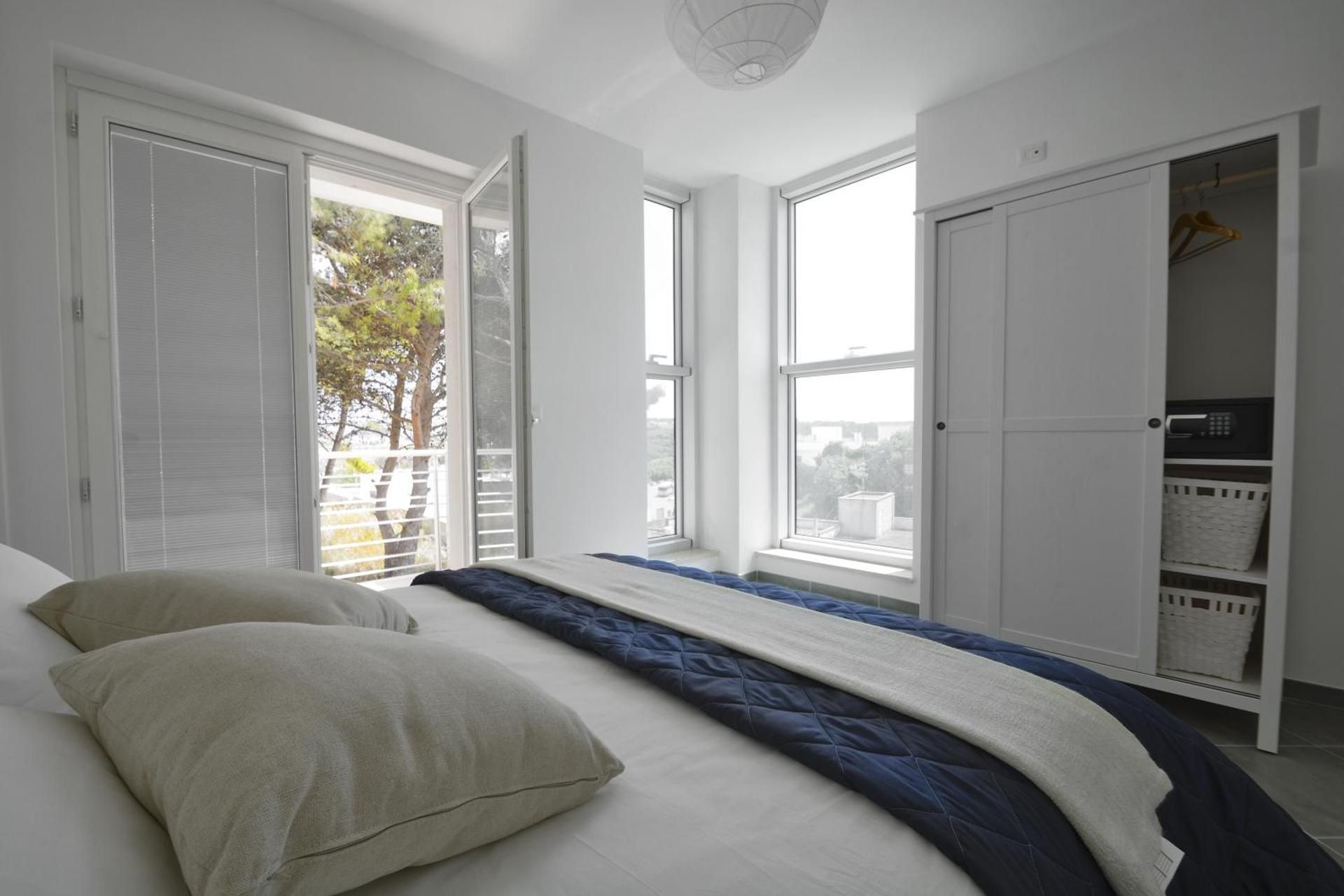 One-Bedroom Apartment with Balcony