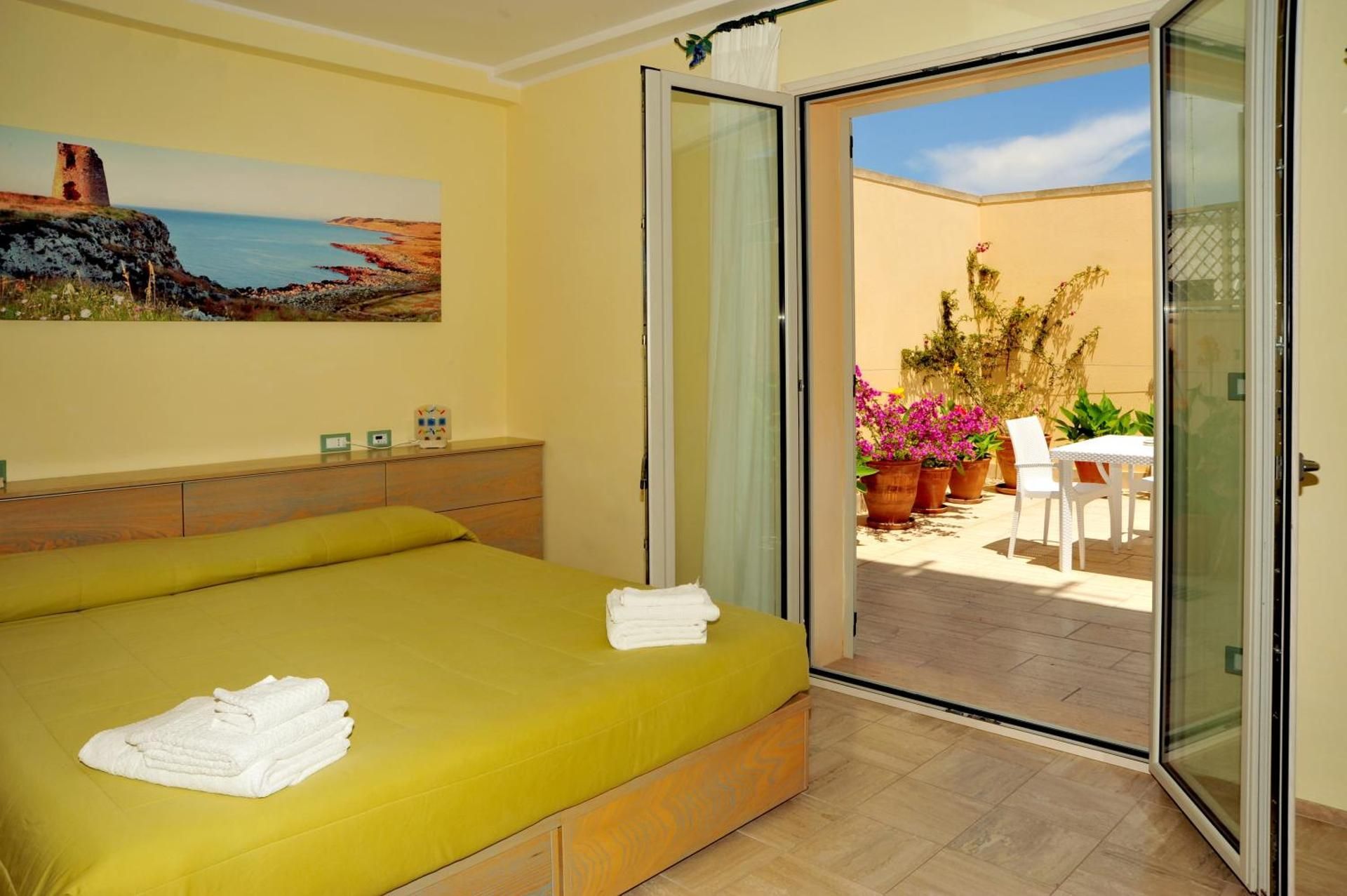 Double or Twin Room with Terrace and Kitchenette