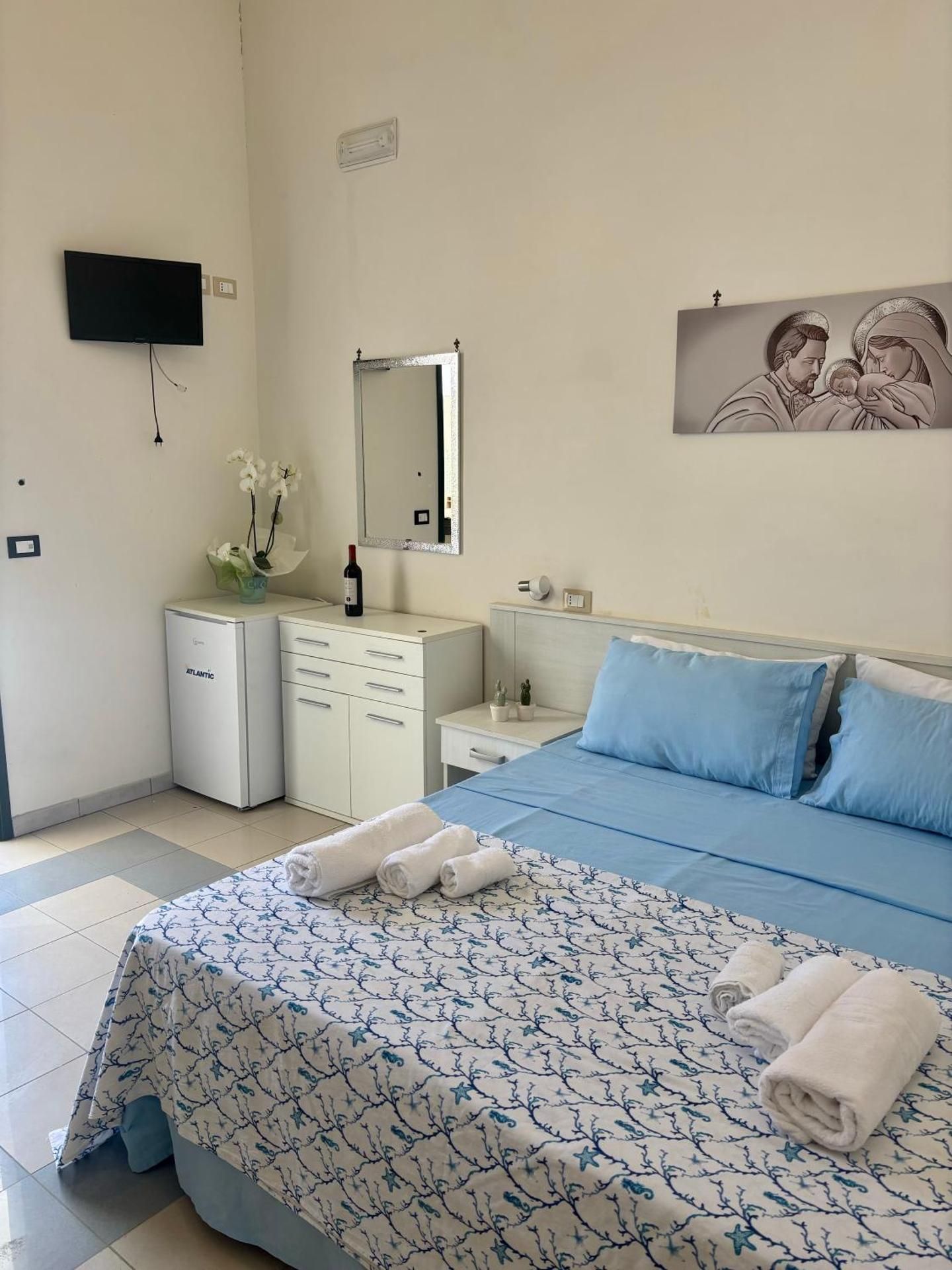 Studio Apartment with One Double Bed