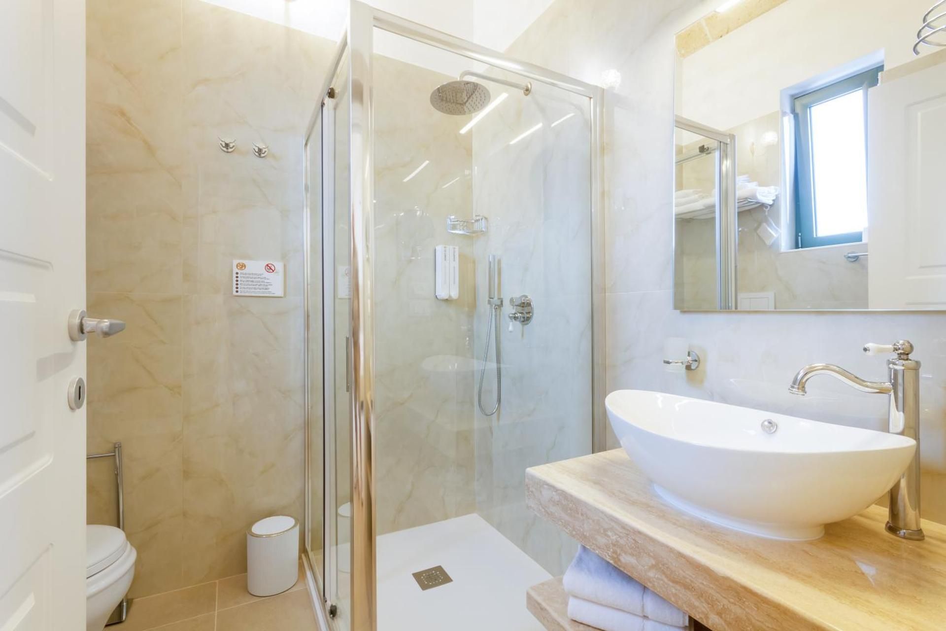 Deluxe Double or Twin Room with Garden View