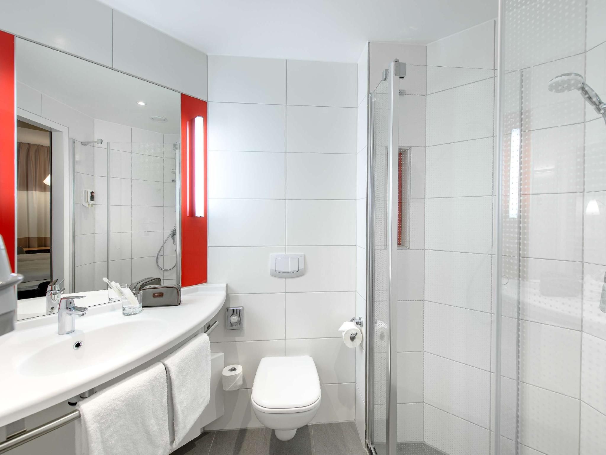 ibis Landshut City Superior Room With 2 Single Beds 3