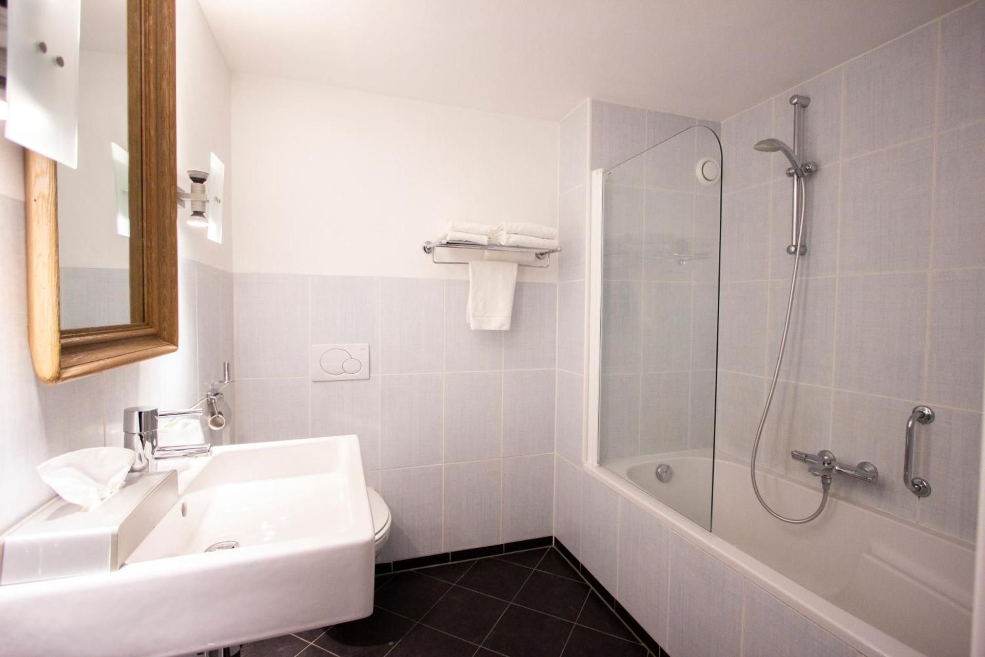 GOLDEN TULIP WEST ENDE Standard Room - 1 Single Bed 2