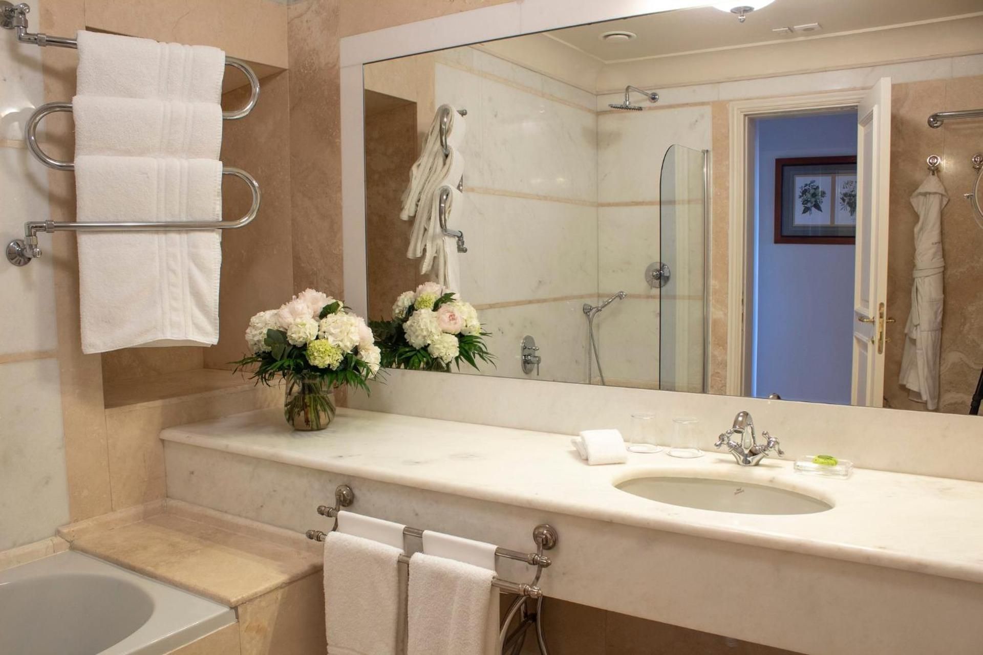 Deluxe View Room