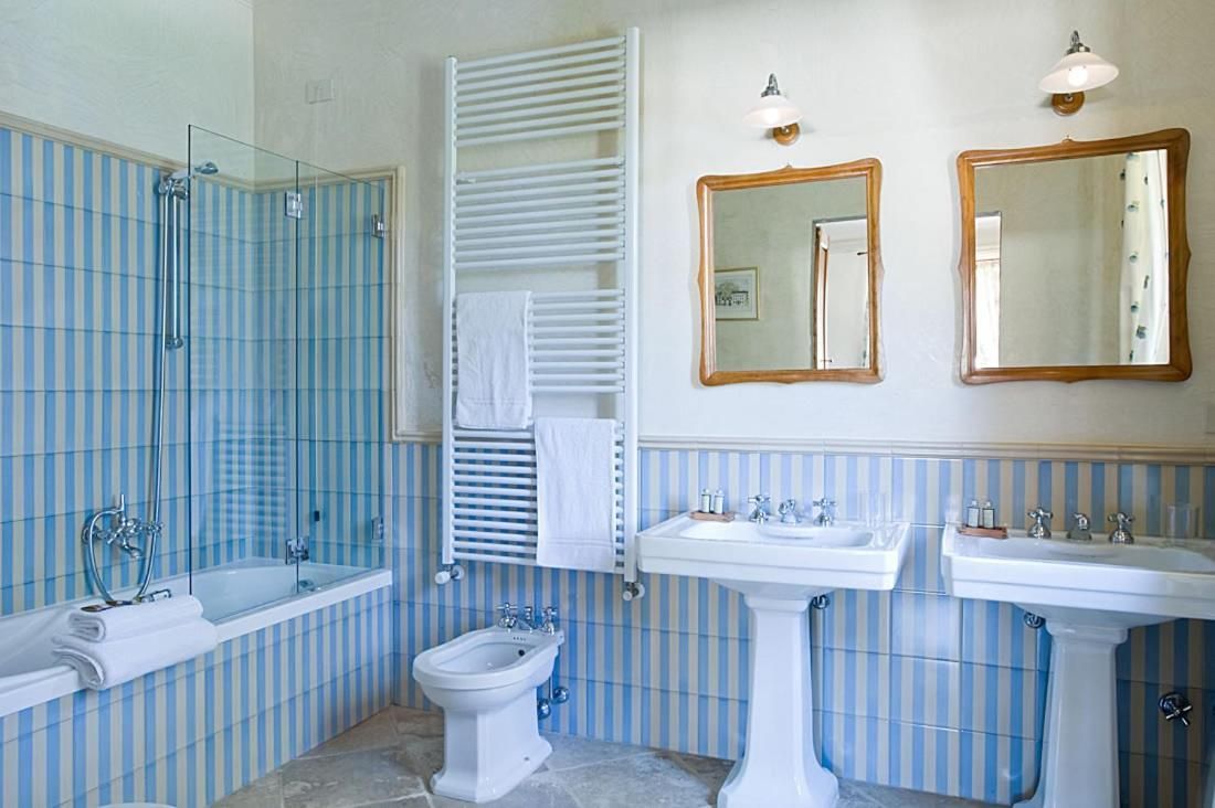 Twin Room with Bath