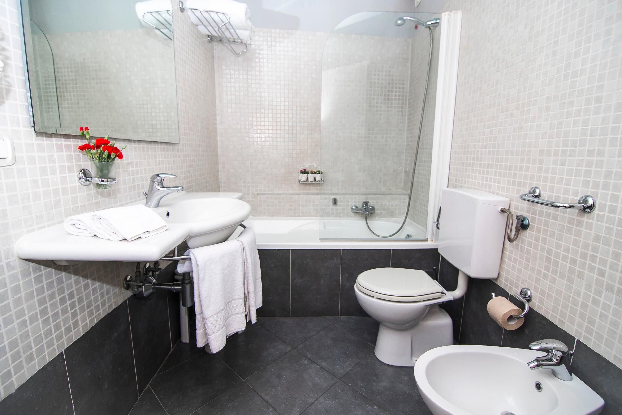 Hotel La Colonna Siena Exterior View Double Room 3