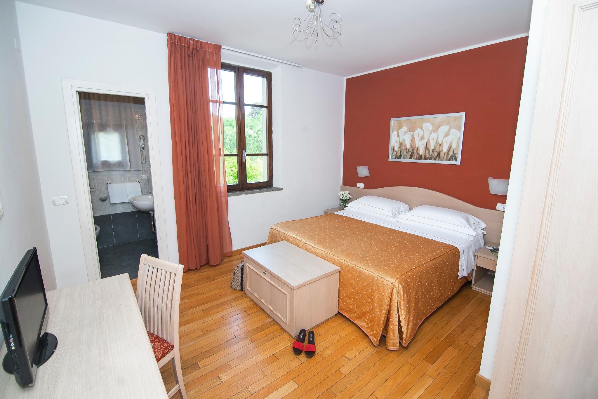 Hotel La Colonna Siena Double Room with Pool View