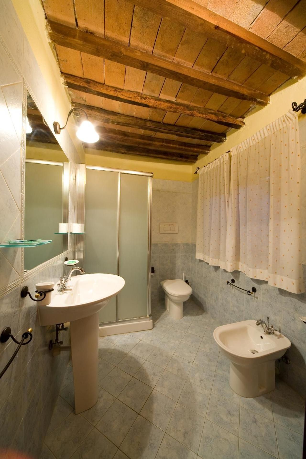 Two-Bedroom Apartment (6 Adults)