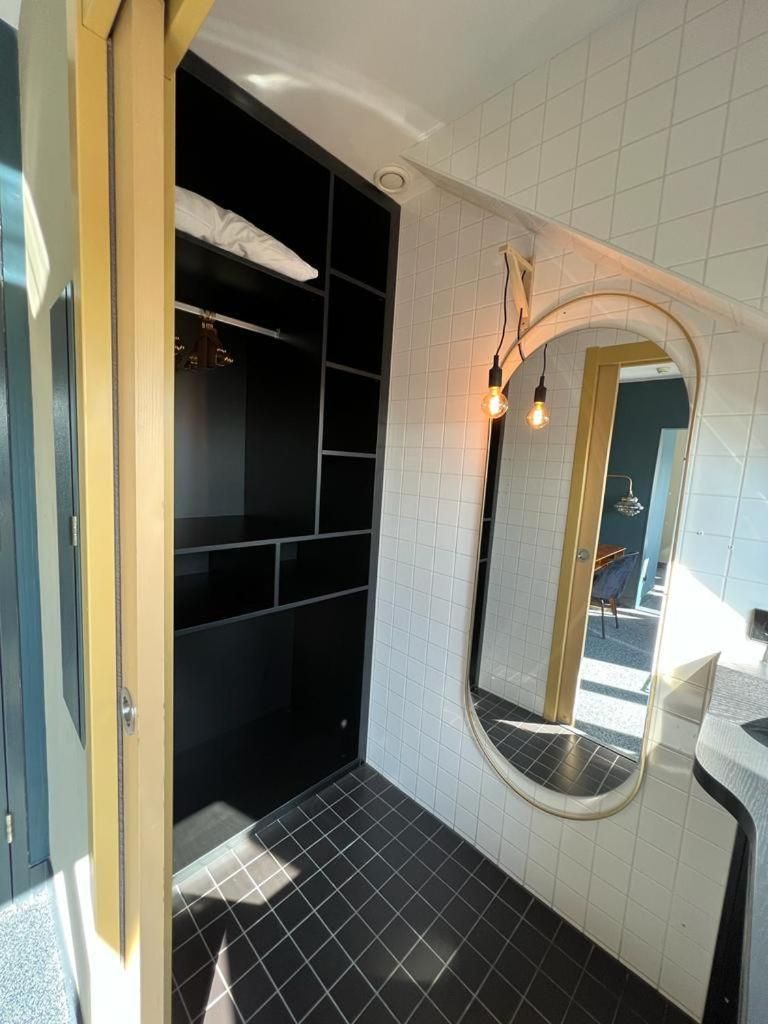 Hotel Oostereiland Deluxe Double Room with Sea View 2