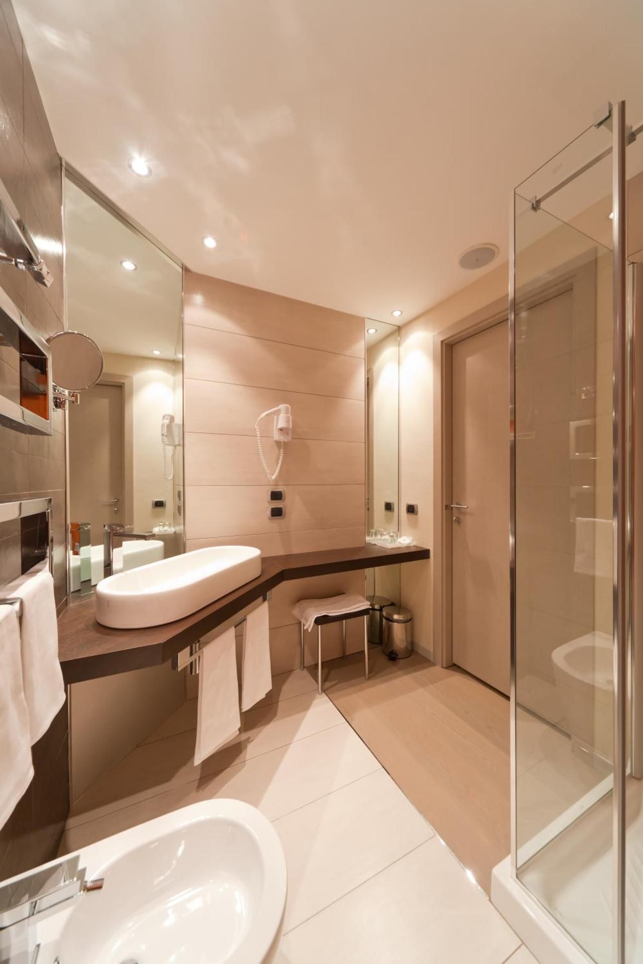 RMH MODENA DES ARTS Junior Suite 3