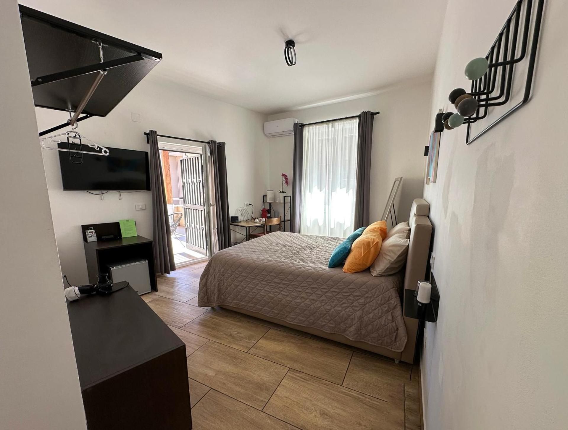 Zeta Rooms Superior King Room