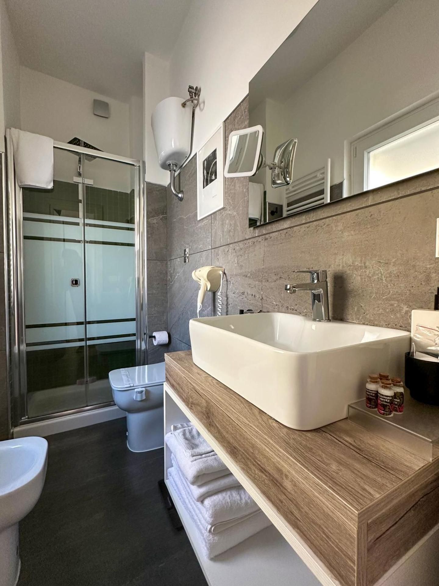 Zeta Rooms Superior King Room 3