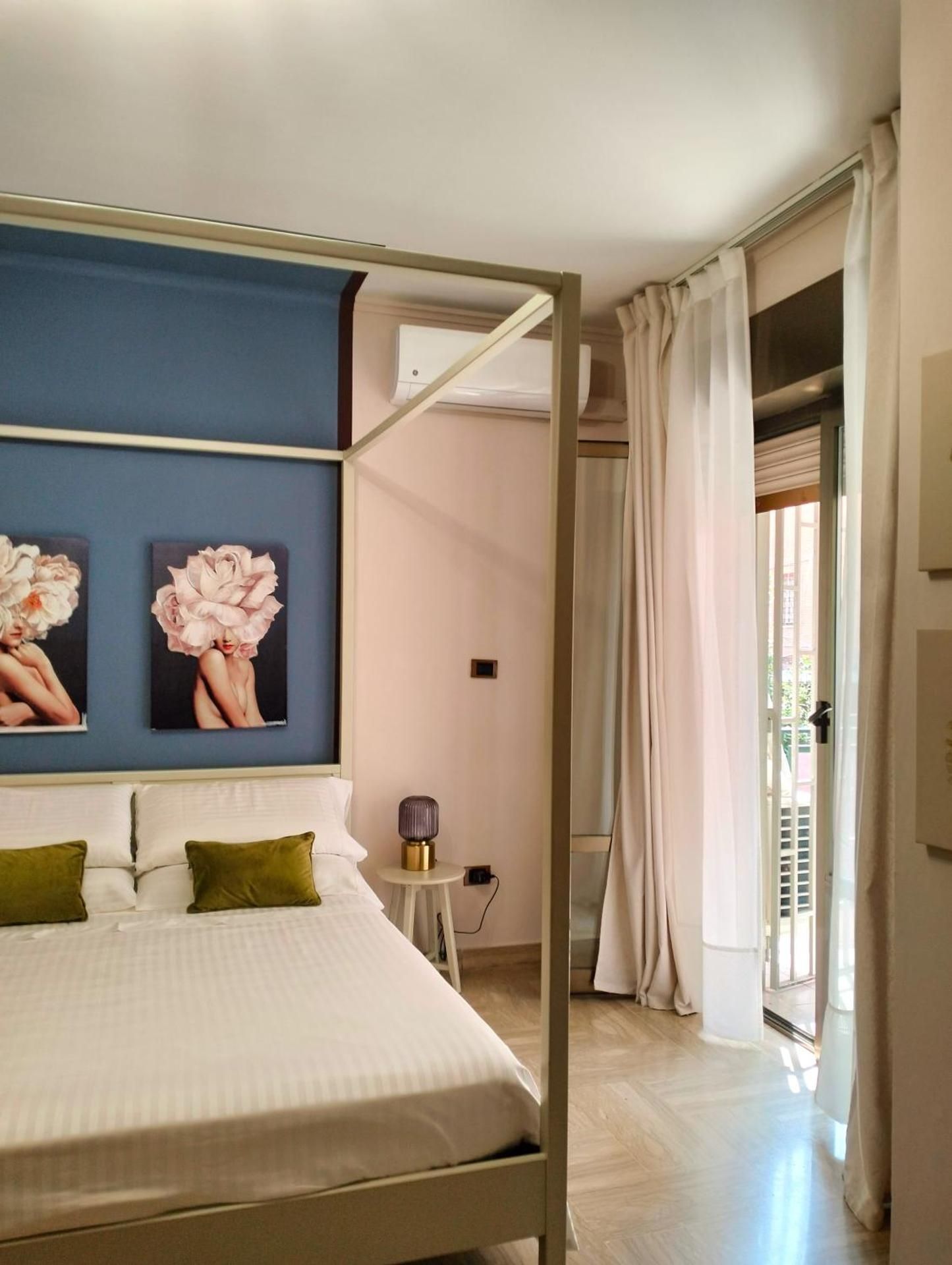 Il Verdi home Deluxe Double Room with Balcony