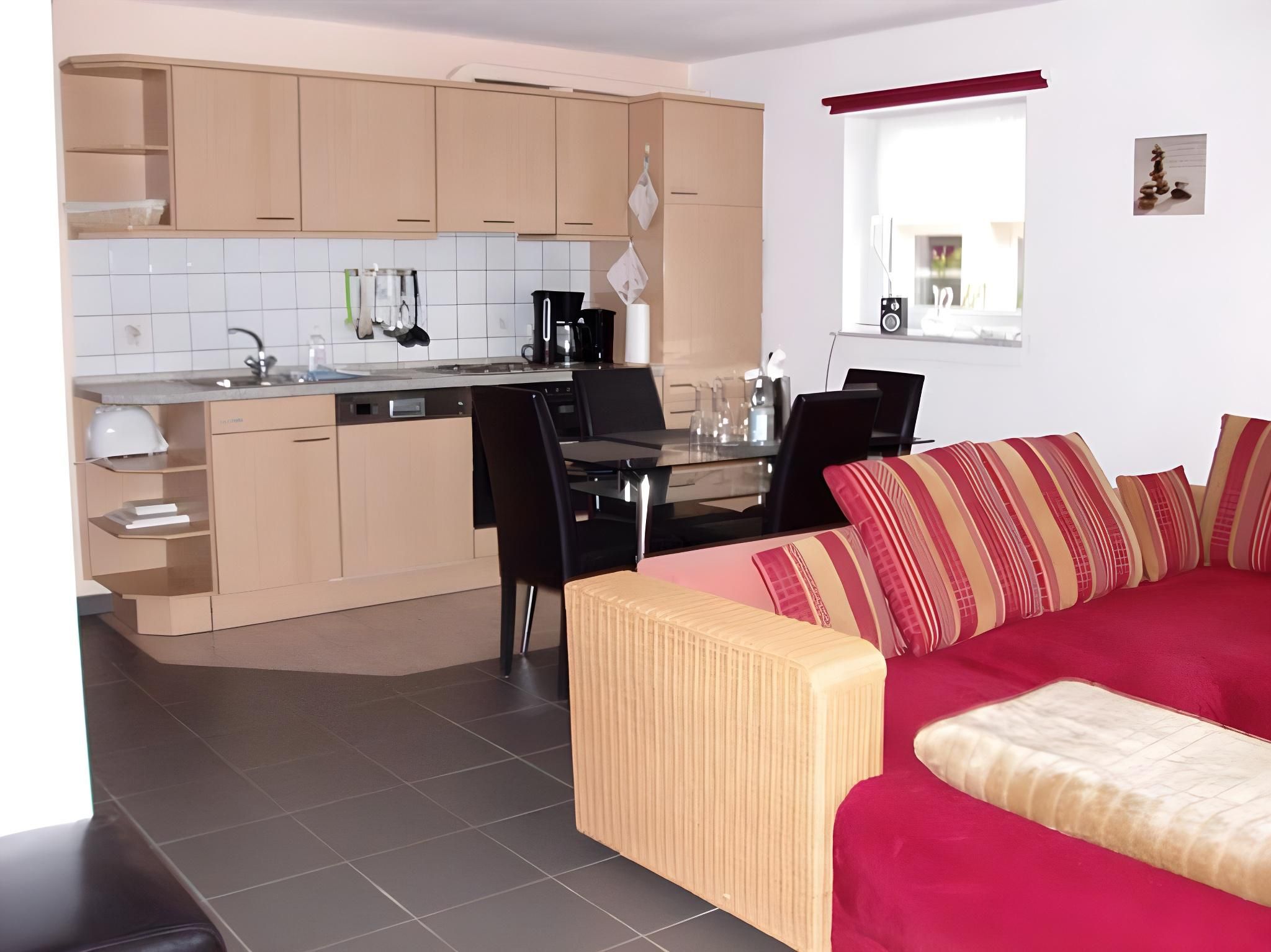 One-Bedroom Apartment with Terrace - 4