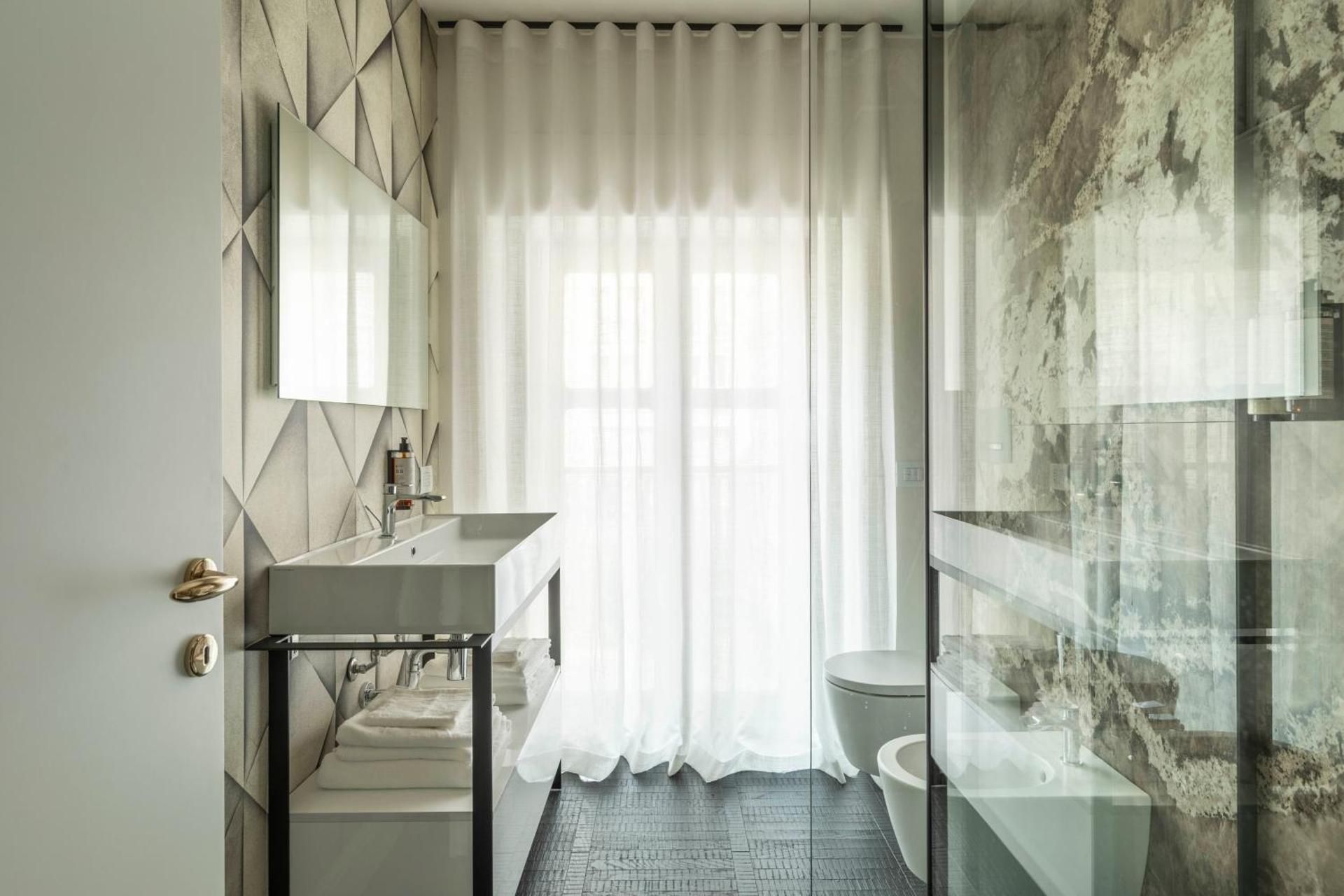 Two-Bedroom Deluxe Apartment